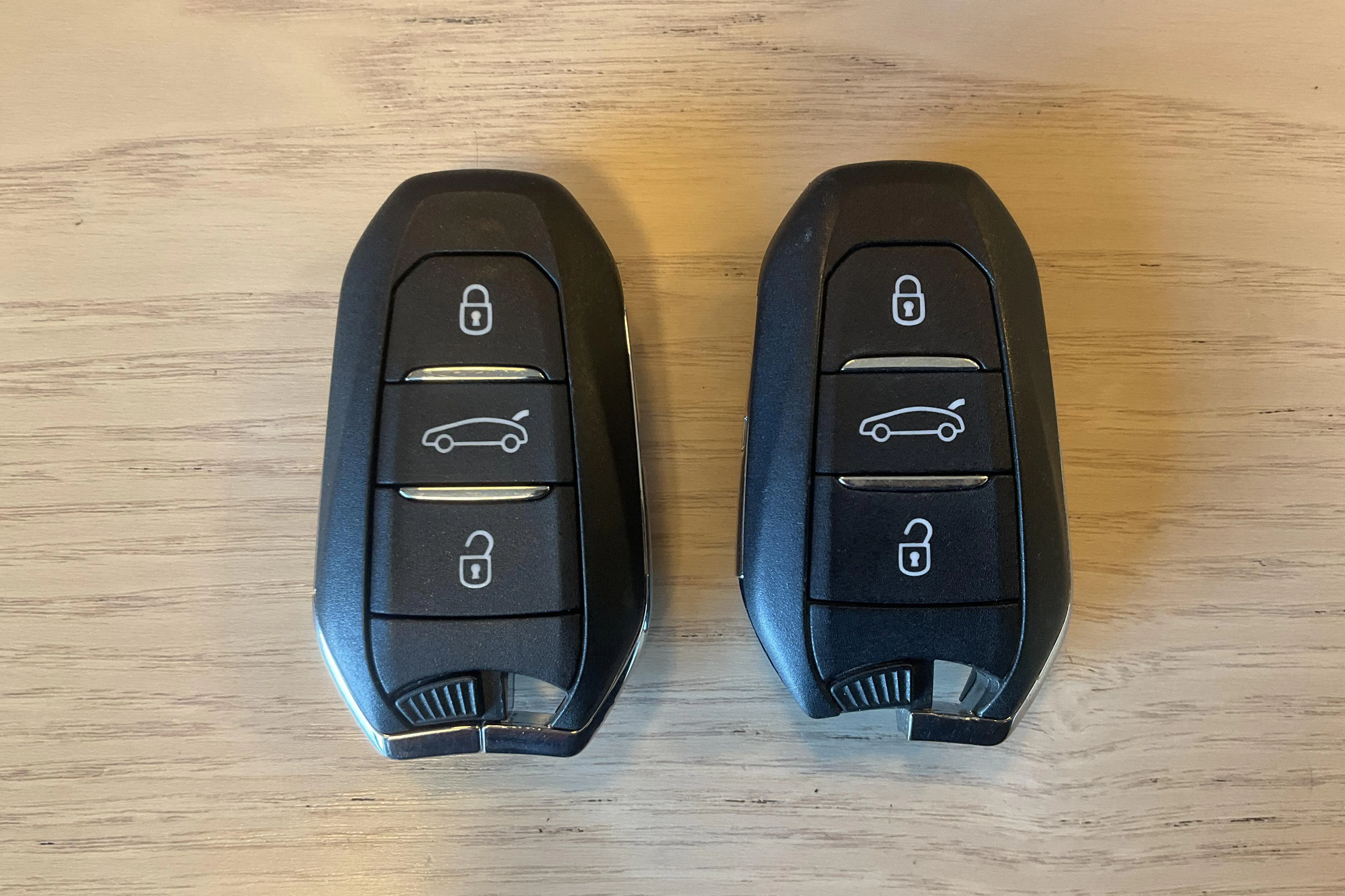 Presentation photo 13 of 13: DS DS3 Crossback 1.2 Puretec (155hk) - 71 500 km - Automatic - gray - 2022