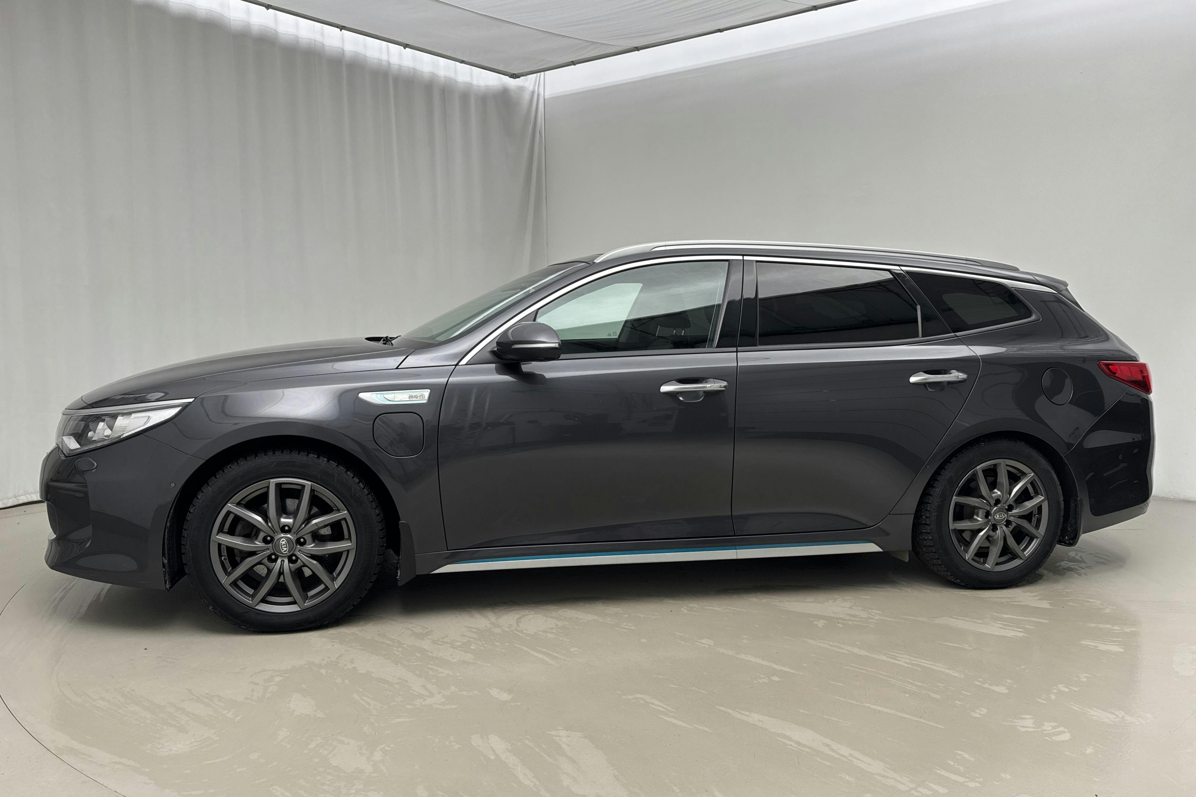 Presentation photo 2 of 25: KIA Optima 2.0 GDi Plug-in Hybrid SW (205hk) - 95 280 km - Automatic - gray - 2018