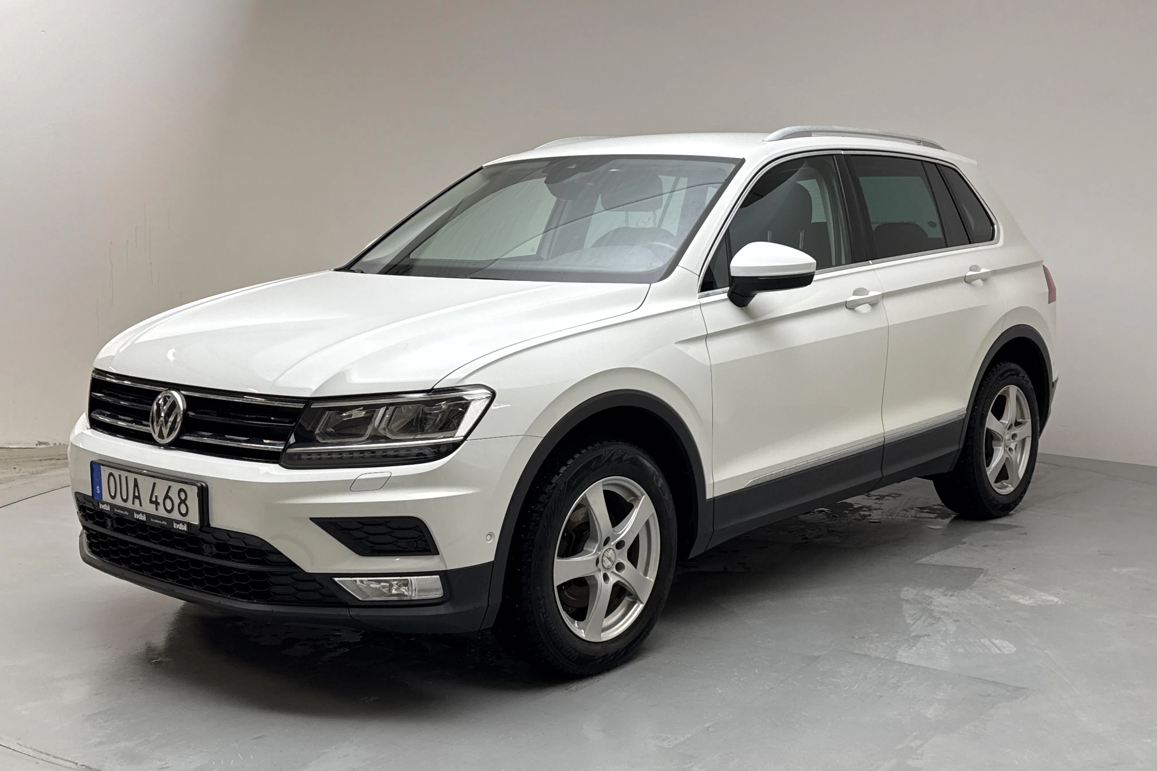 Presentationsfoto 1 av 15: VW Tiguan 1.4 TSI 4MOTION (150hk) - 20 050 mil - Automat - vit - 2017