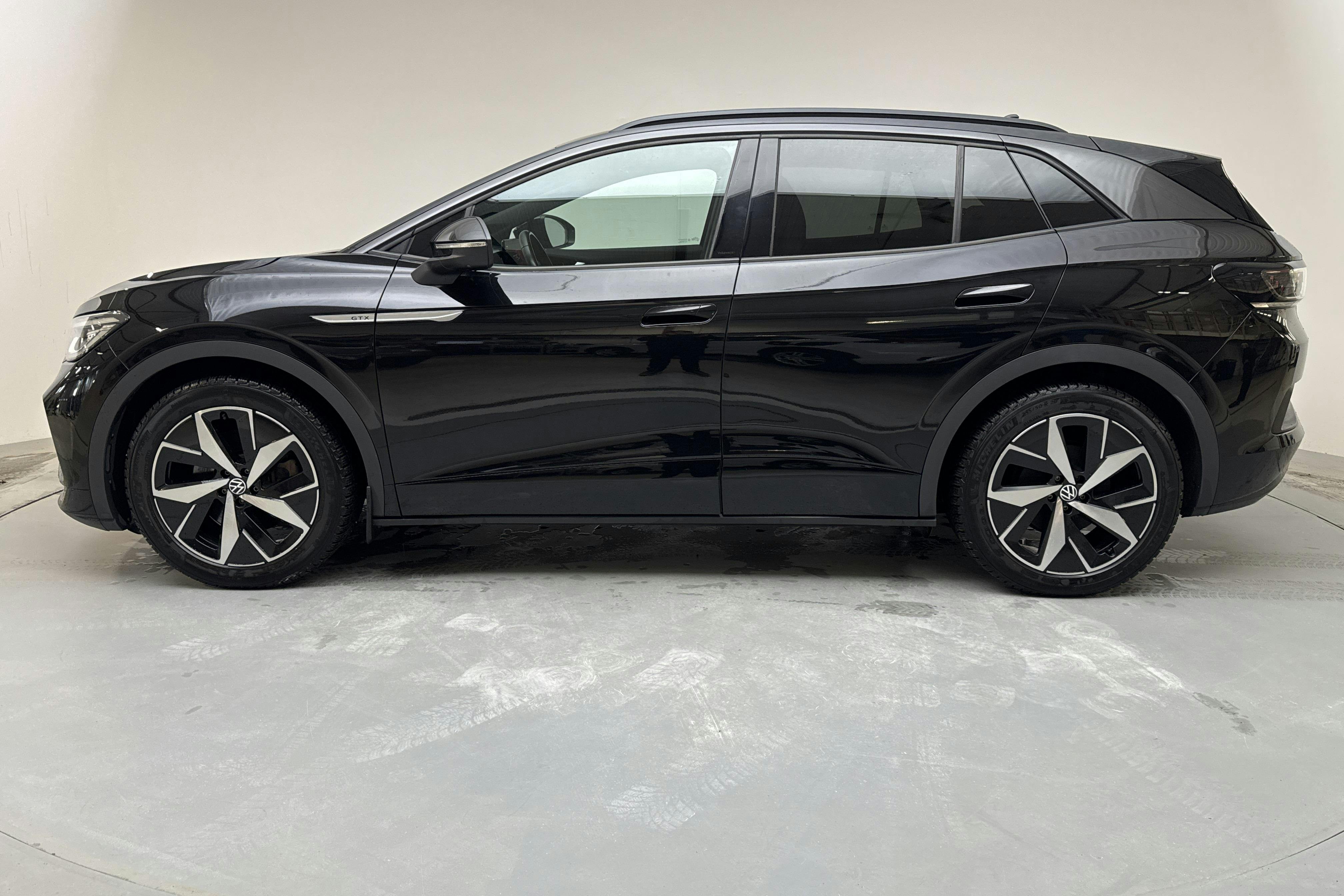 Presentationsfoto 2 av 16: VW ID.4 GTX 77kWh AWD (299hk) - 7 211 mil - Automat - svart - 2022