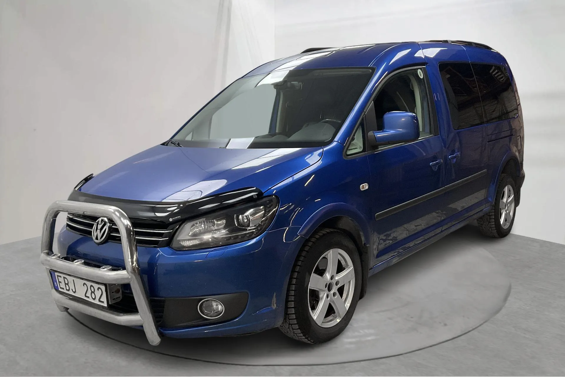 Presentationsfoto 1 av 14: VW Caddy Maxi Life 2.0 TDI 4Motion (140hk) - 28 483 mil - Automat - blå - 2013