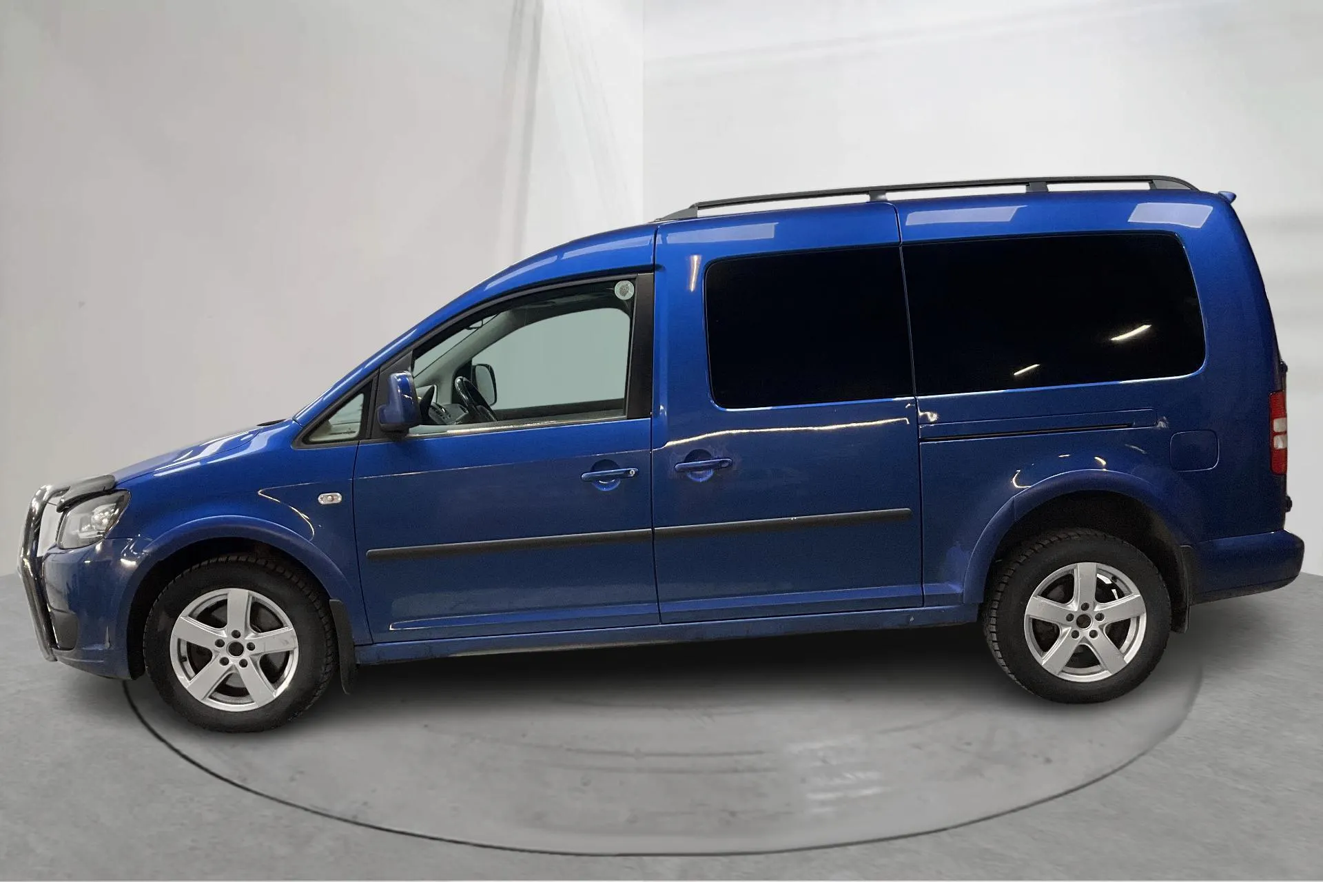 Presentationsfoto 2 av 14: VW Caddy Maxi Life 2.0 TDI 4Motion (140hk) - 28 483 mil - Automat - blå - 2013