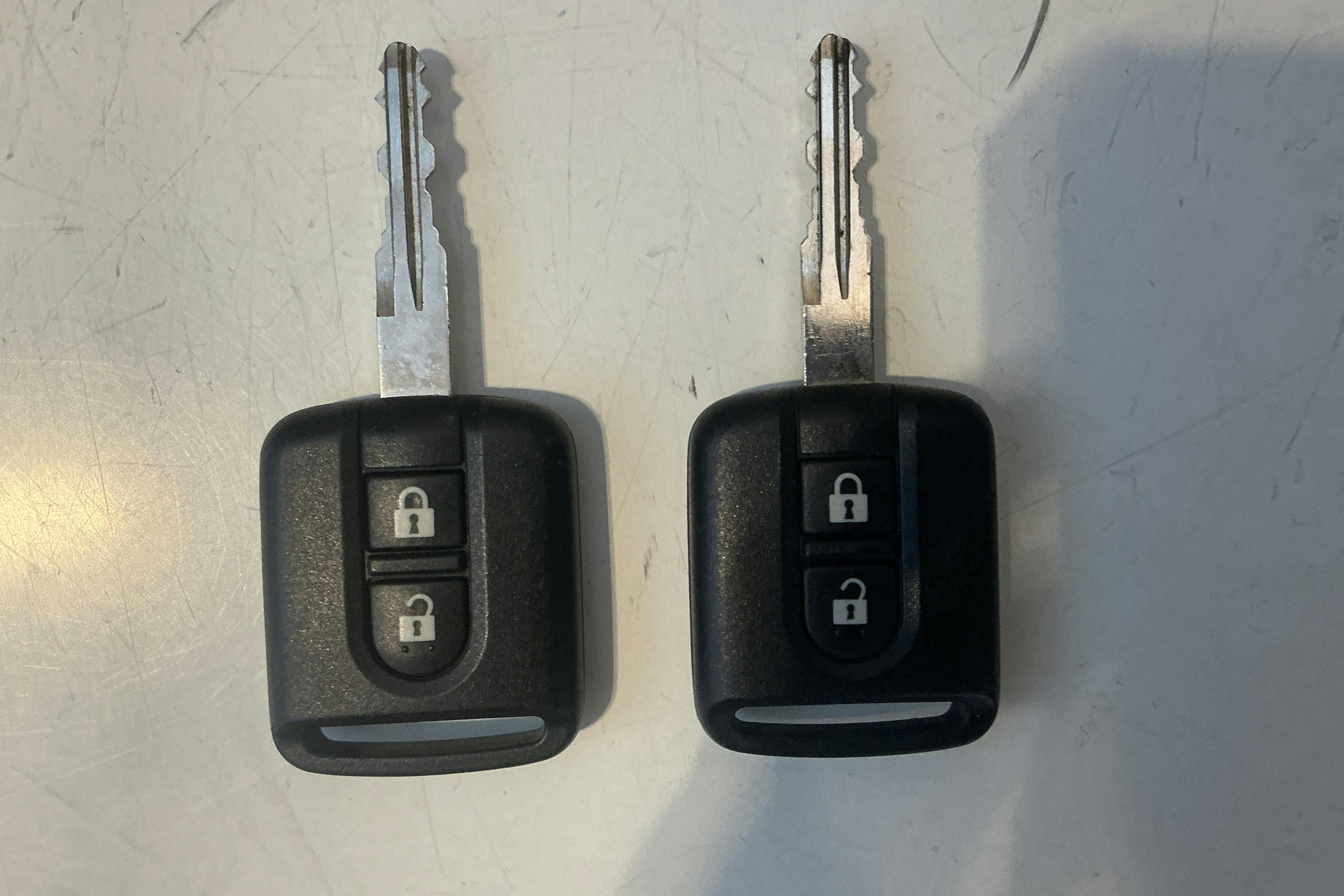 Presentationsfoto 12 av 12: Nissan Micra 1.2 3dr (80hk) - 7 636 mil - Automat - silver - 2008