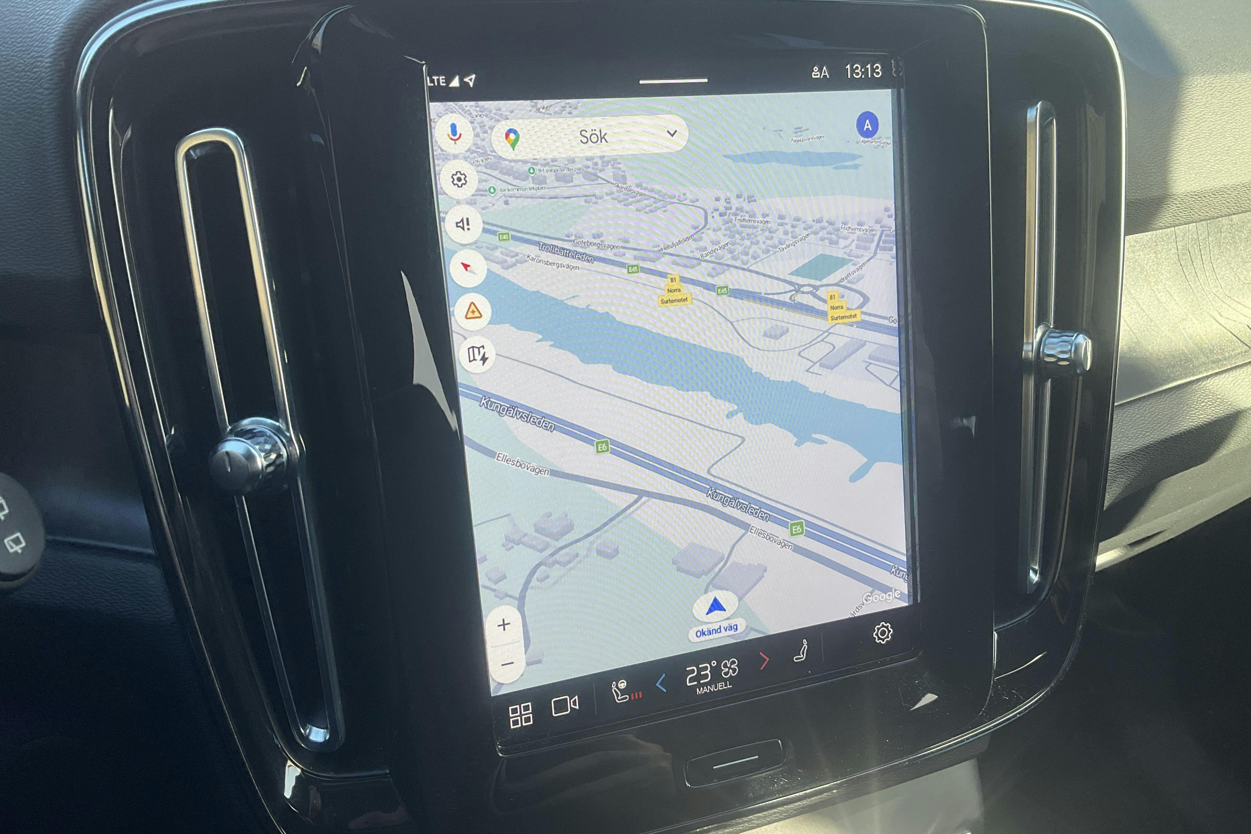 Esitlusfoto 19 aadressil 19: Volvo XC40 P6 Recharge (231hk) - 105 380 km - Automaatne - hõbe - 2023