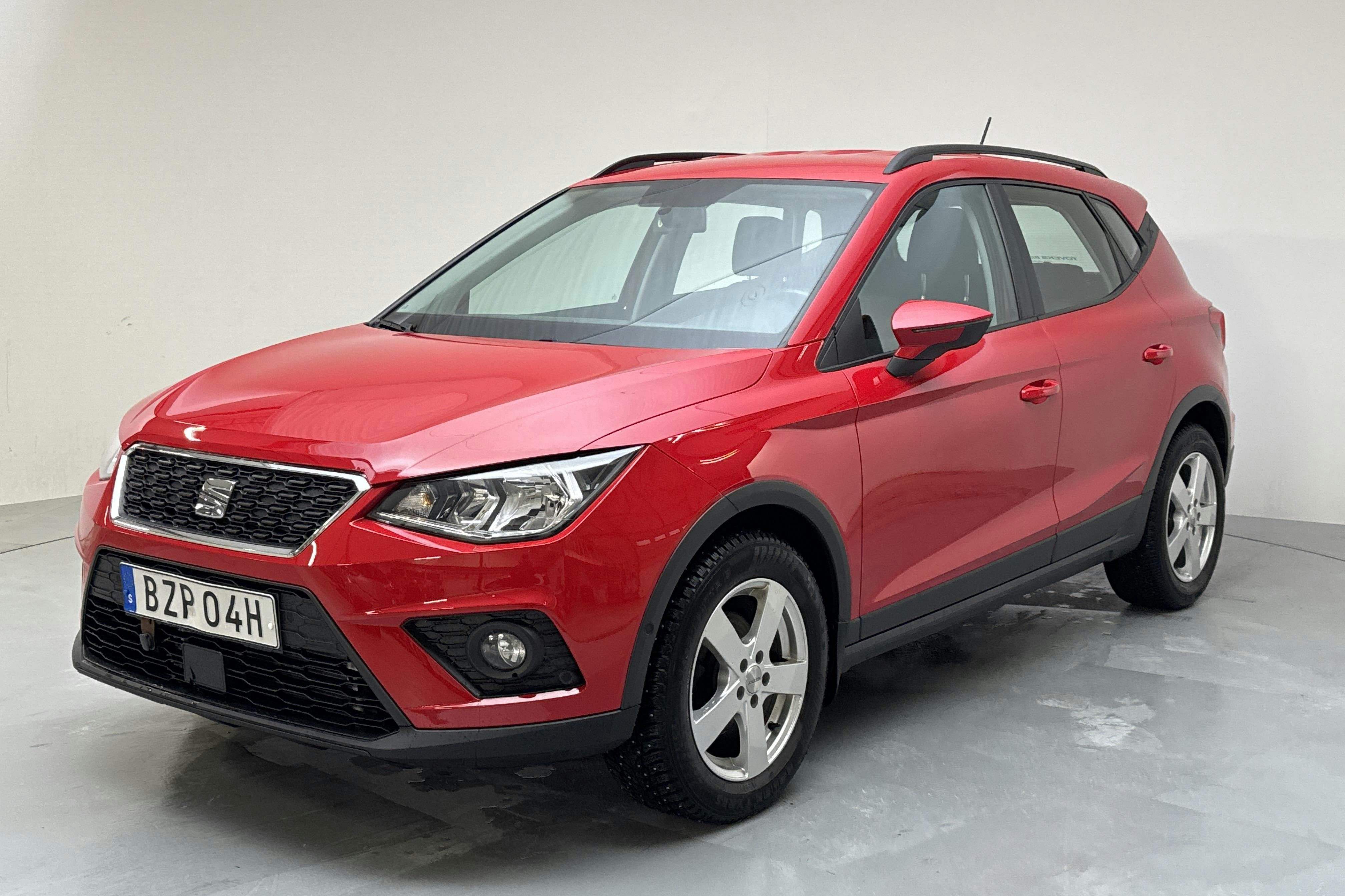 Presentationsfoto 1 av 14: Seat Arona 1.0 TGI 5dr (90hk) - 6 097 mil - Manuell - röd - 2021