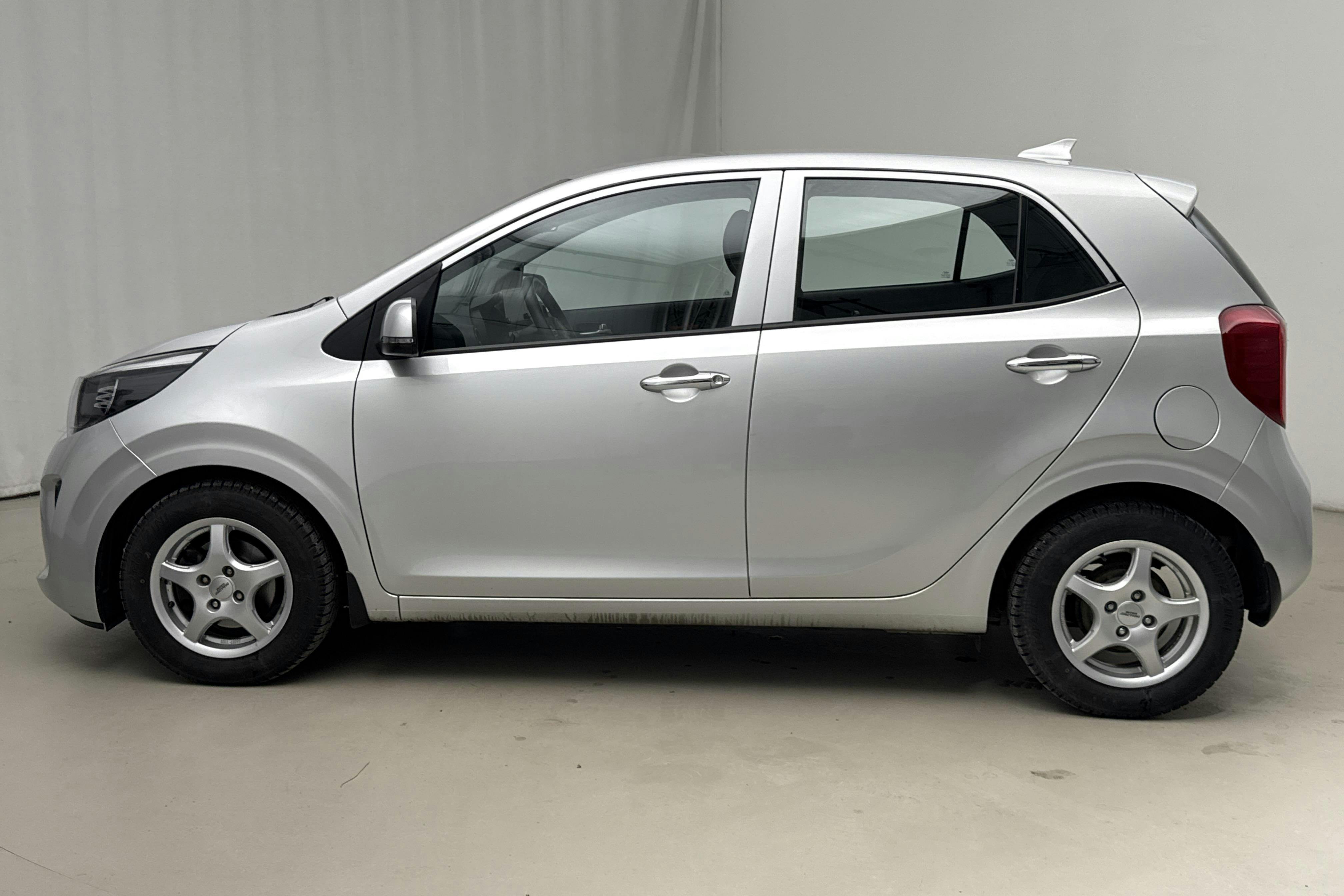 Presentationsfoto 2 av 17: KIA Picanto 1.0 DPI (67hk) - 2 332 mil - Automat - grå - 2023