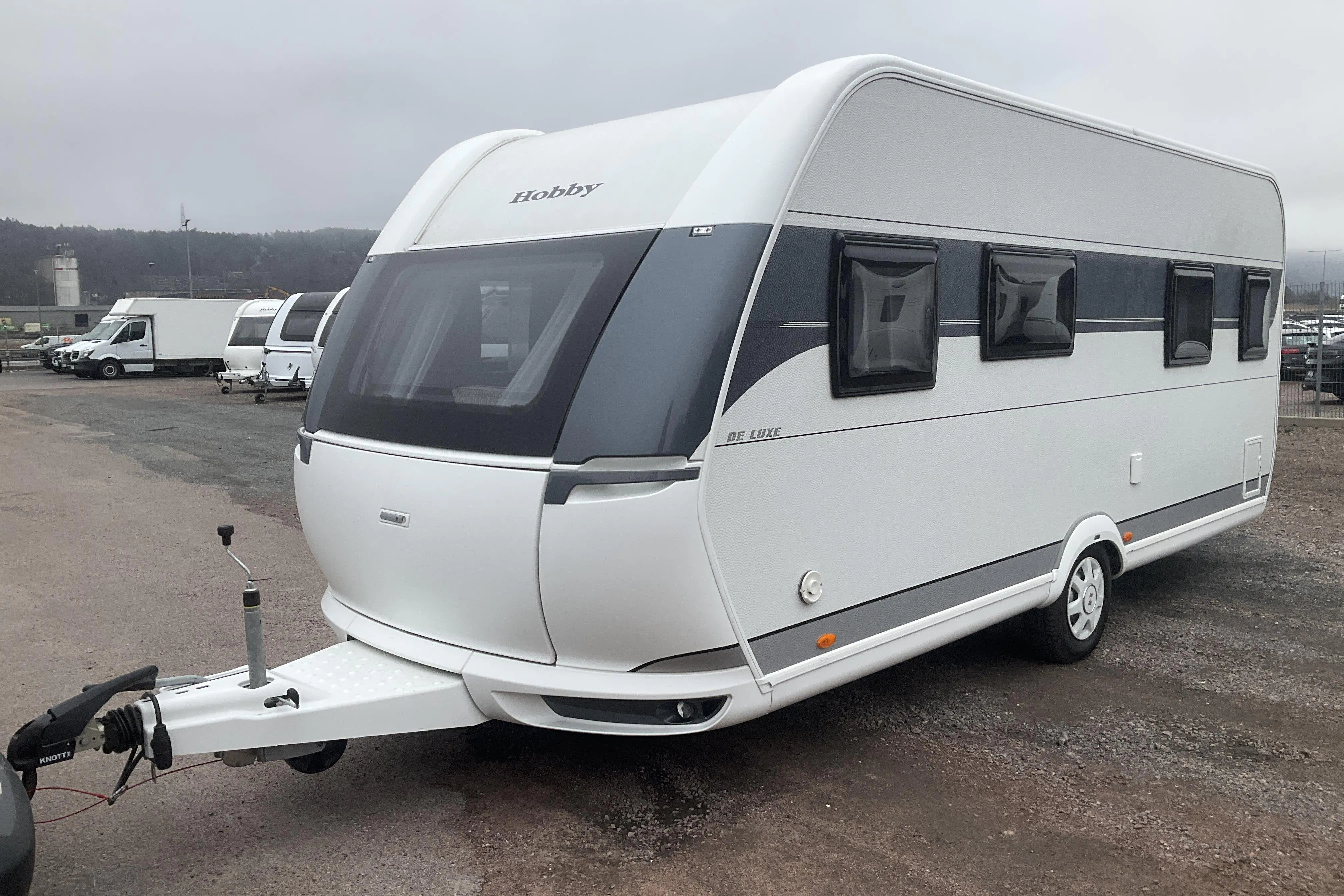 Presentationsfoto 1 av 24: Hobby 495 WFB DE LUXE Husvagn - 0 km - 2023