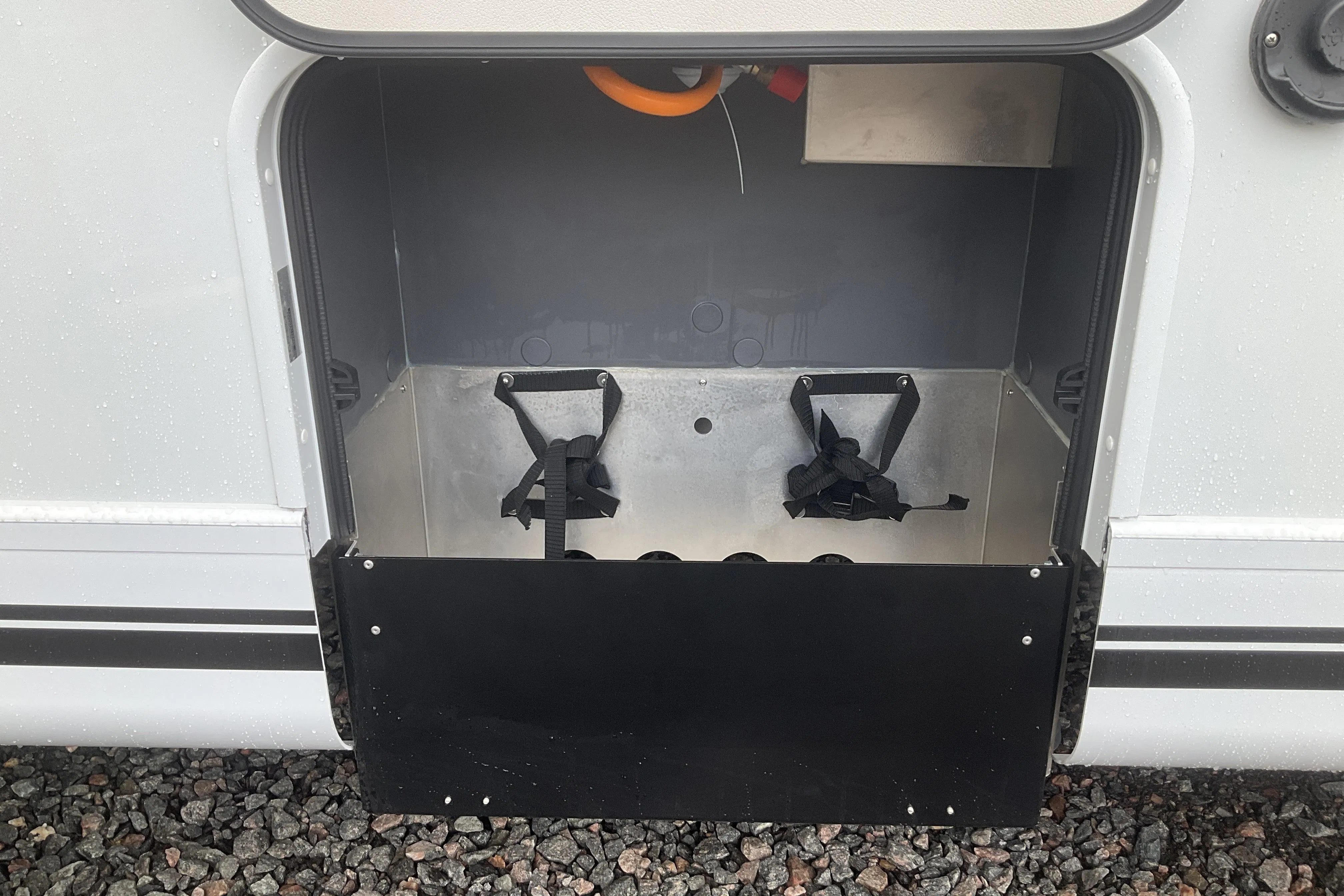 Presentationsfoto 32 av 32: FIAT LAIKA KOSMO L319 Husbil - 10 mil - Automat - vit - 2024