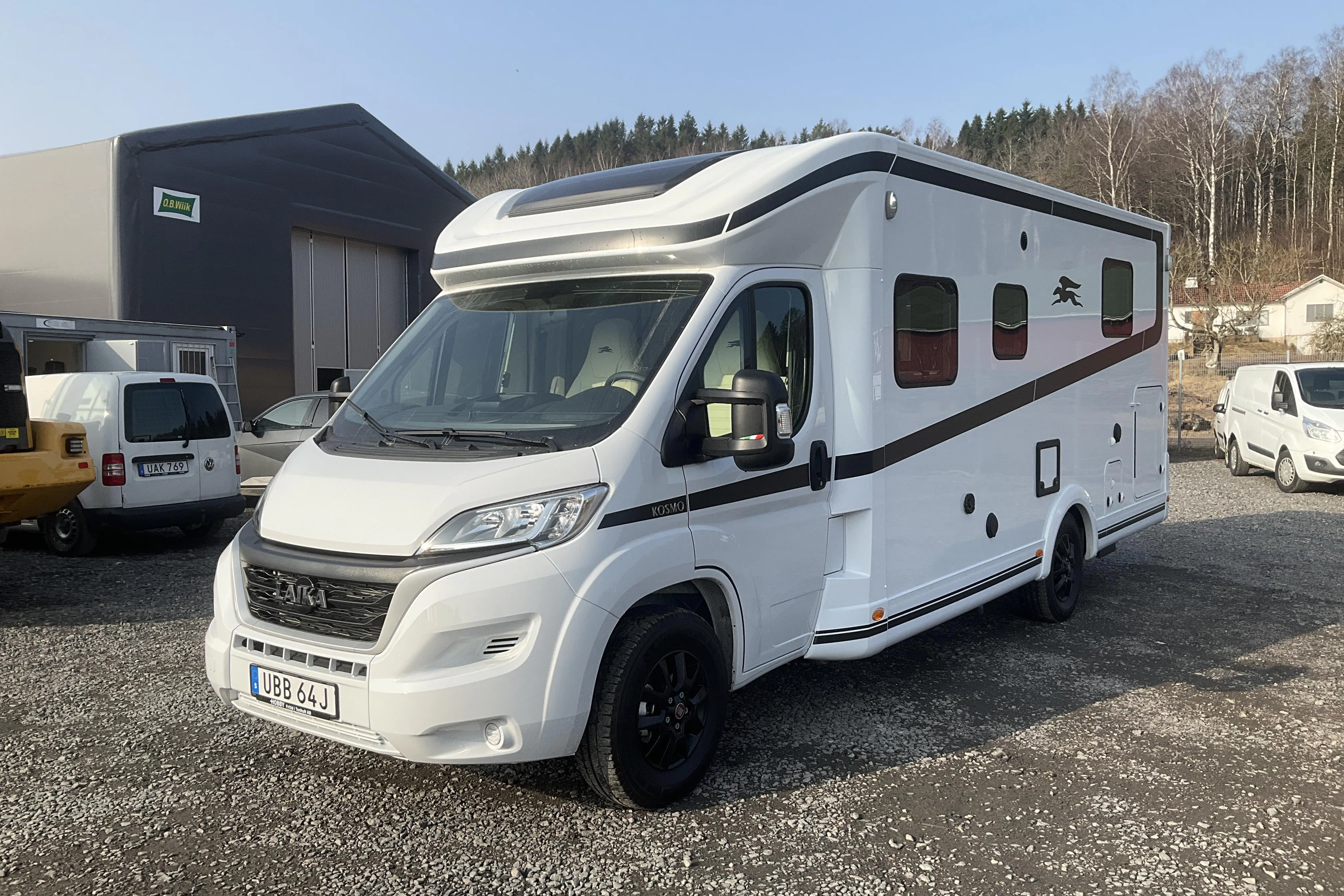 Presentationsfoto 1 av 28: FIAT LAIKA KOSMO L 412 DS Husbil - 4 mil - Automat - vit - 2024