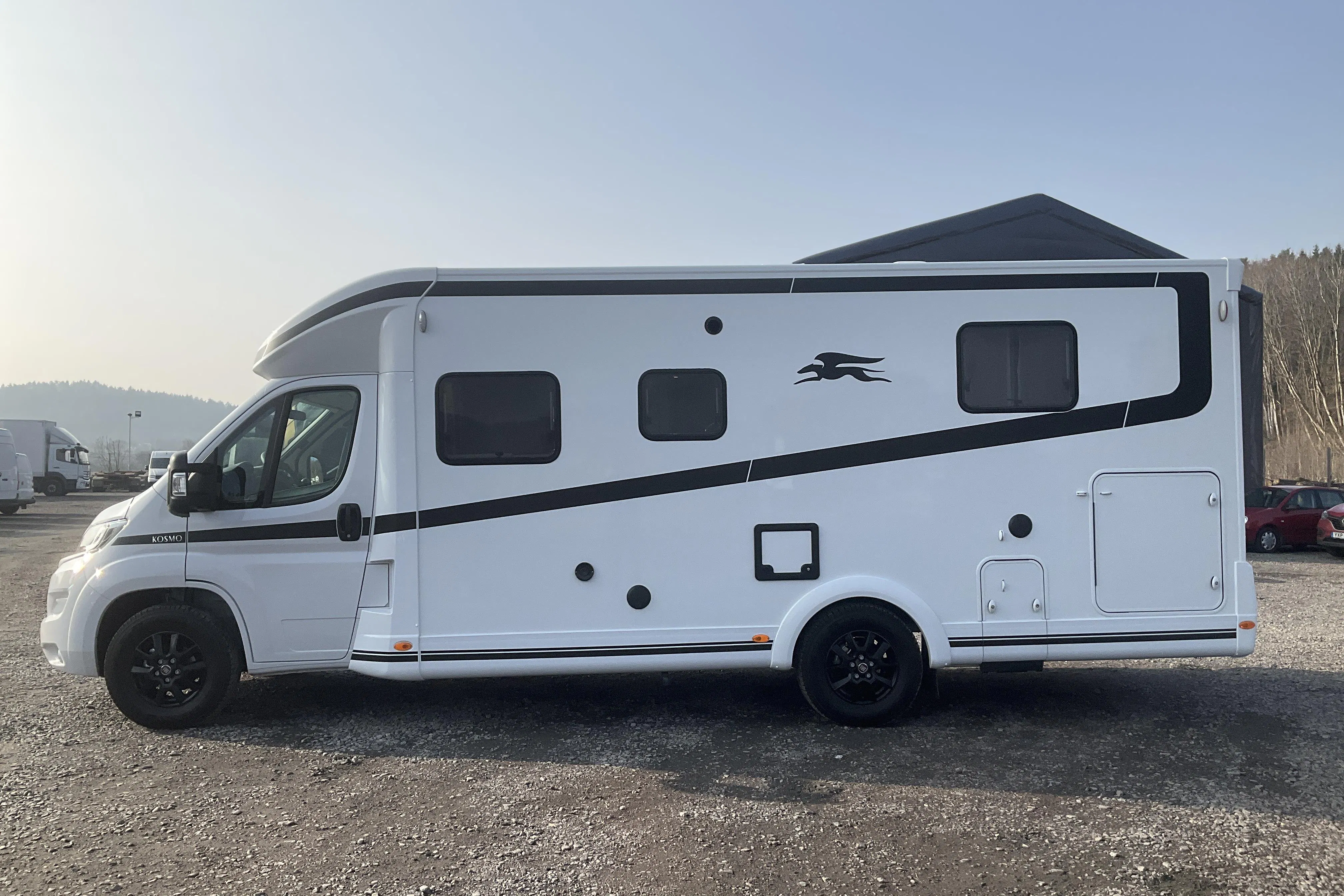 Presentationsfoto 2 av 28: FIAT LAIKA KOSMO L 412 DS Husbil - 4 mil - Automat - vit - 2024