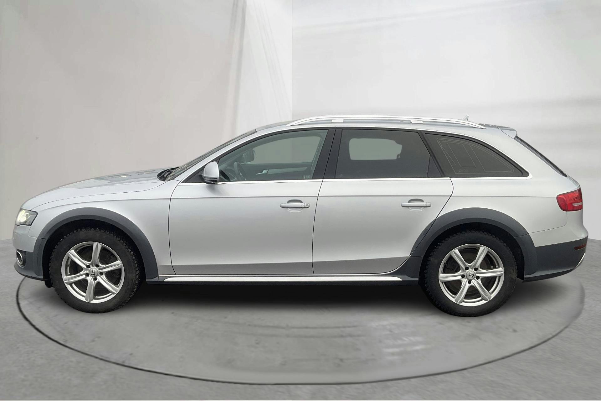 Zdjęcie prezentacyjne 2 z 14: Audi A4 Allroad 2.0 TDI Avant quattro (170hk) - 246 020 km - Manualna - srebro - 2010