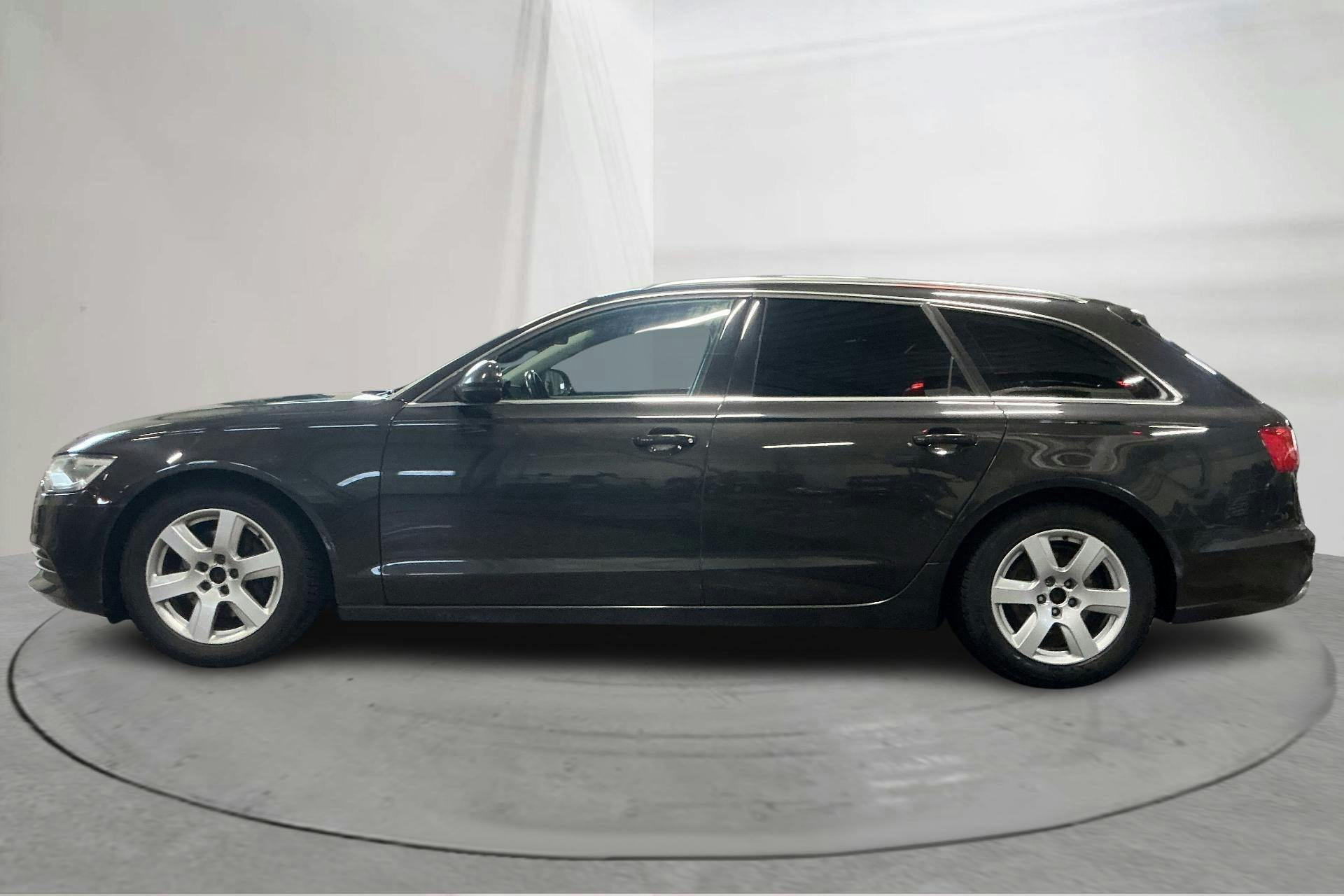 Presentationsfoto 2 av 12: Audi A6 3.0 TDI Avant quattro (204hk) - 22 536 mil - Automat - grå - 2014