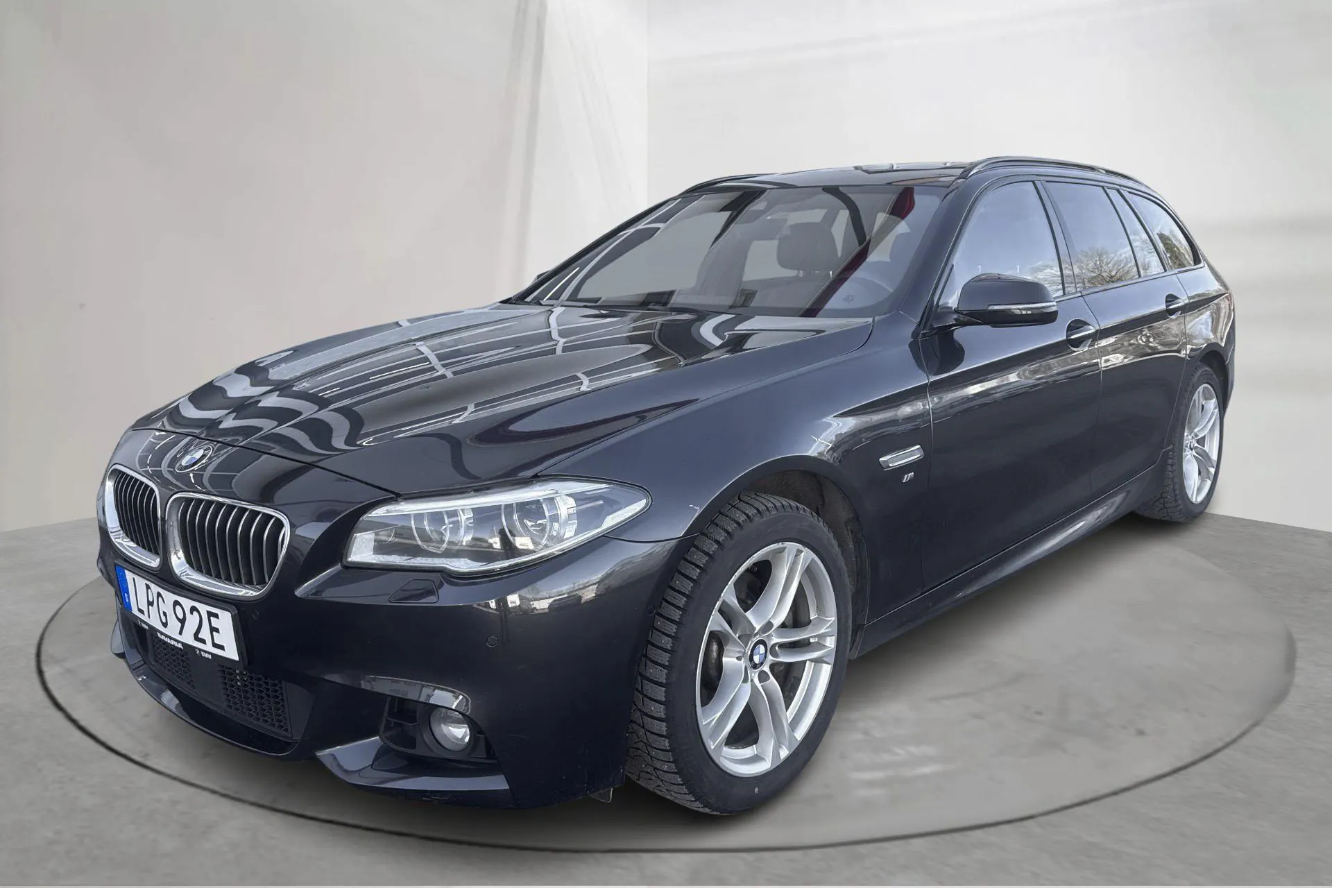 Presentation photo 1 of 21: BMW 520D XDRIVE 520d xDrive Touring, F11 (163hk) - 292 680 km - Automatic - Dark Grey - 2015