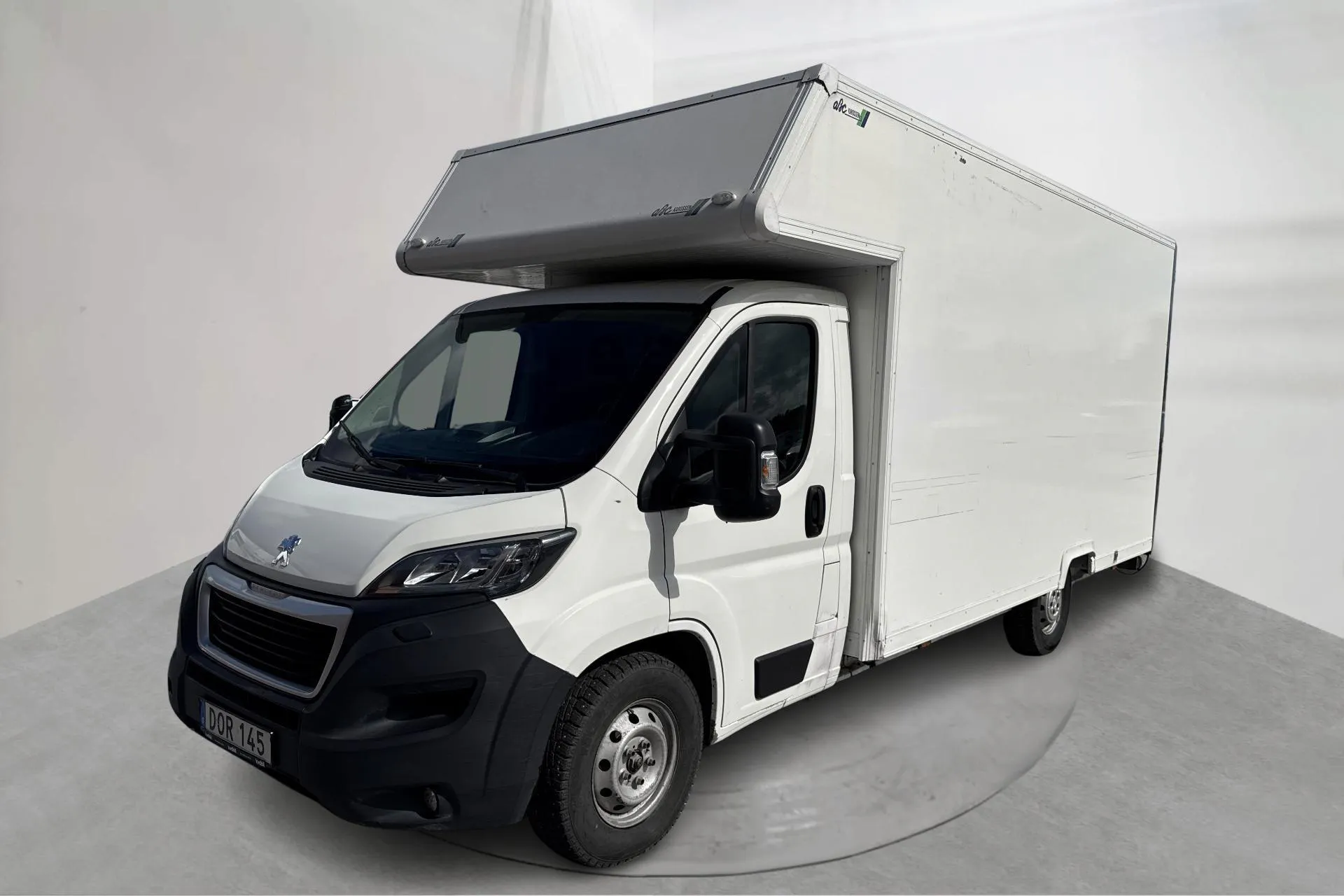 Presentationsfoto 1 av 12: Peugeot Boxer 335 2.0 BlueHDI Volymskåp (163hk) - 13 519 mil - Manuell - vit - 2018