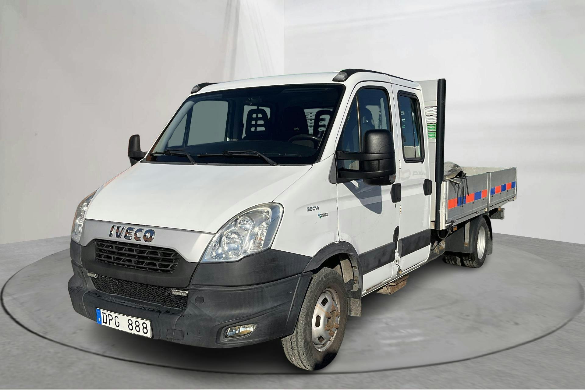Zdjęcie prezentacyjne 1 z 12: Iveco Daily 35 3.0 CNG Chassi (136hk) - 100 070 km - Automatyczna - biały - 2013