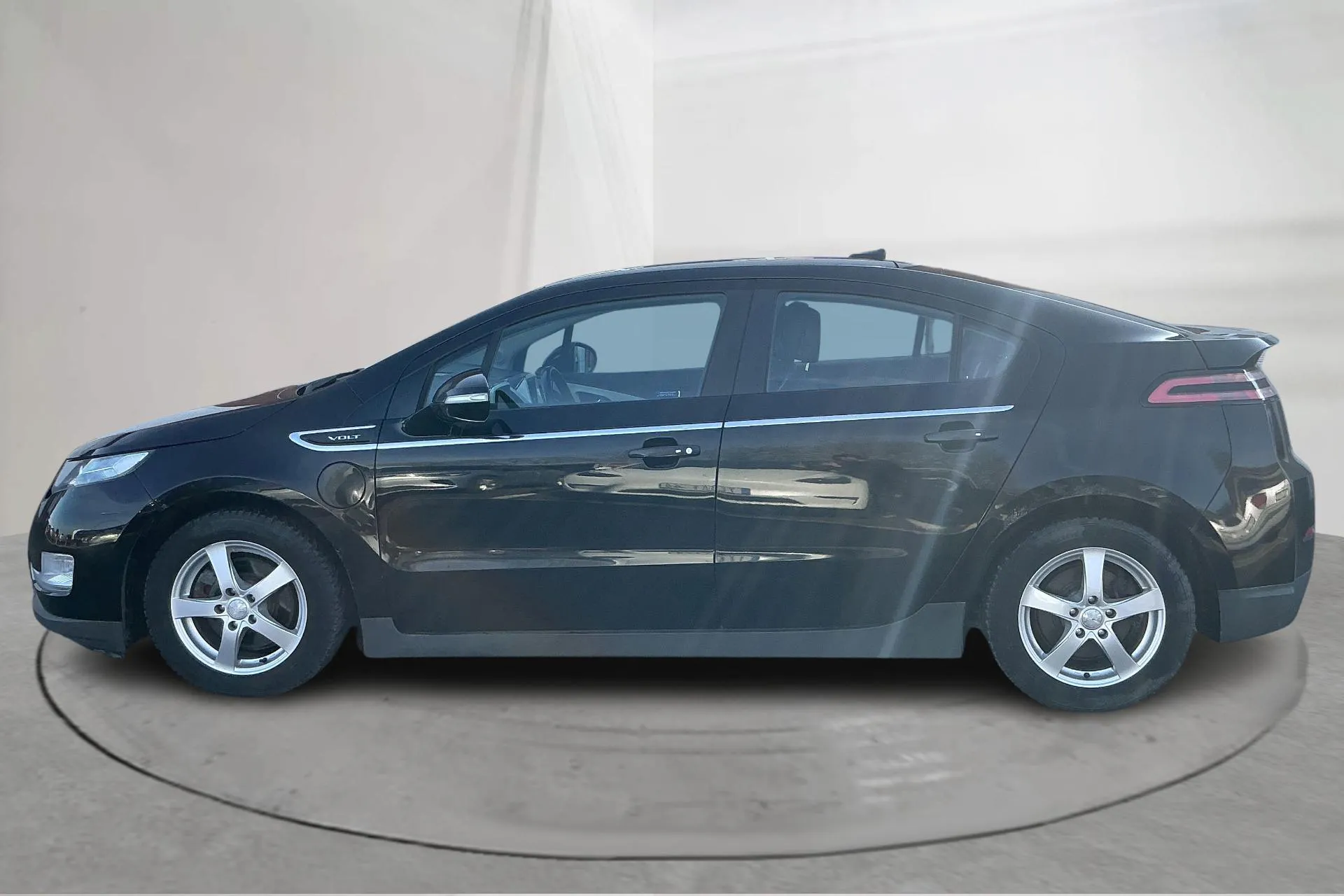 Presentationsfoto 2 av 15: Chevrolet Volt 5dr (151hk) - 16 133 mil - Automat - grå - 2012