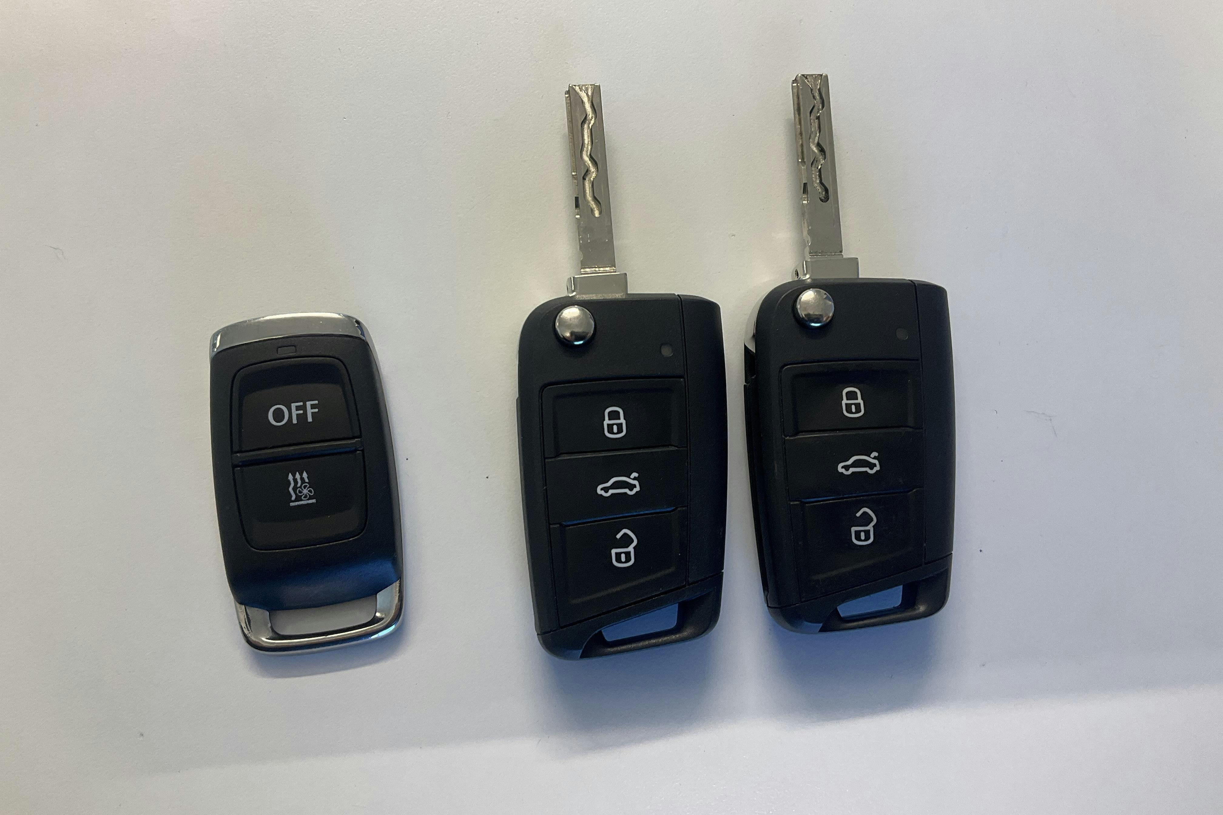 Presentation photo 16 of 16: VW Caddy Maxi 2.0 TDI (122hk) - 20 230 km - Automatic - red - 2024