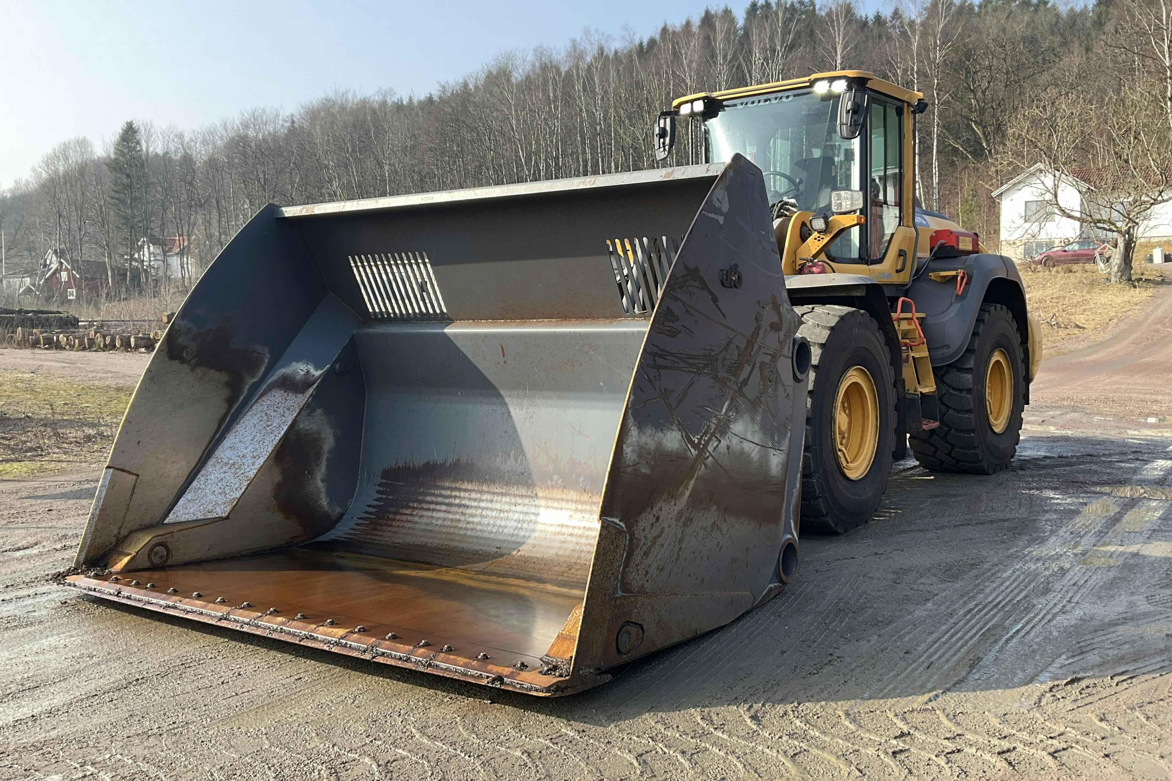 Presentation photo 1 of 50: Volvo L120 Hjullastare med skopa - 0 km - 2017