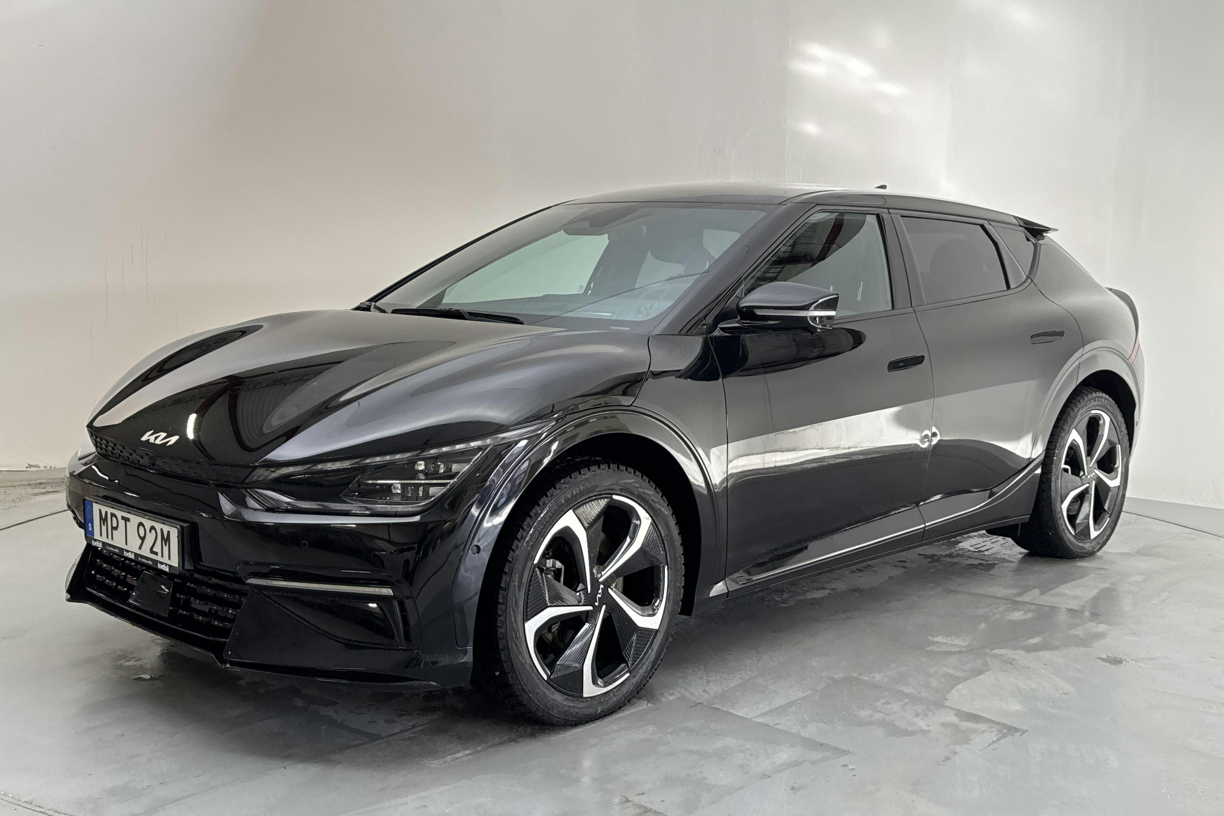 Presentationsfoto 1 av 16: Kia EV6 RWD (228hk) - 3 541 mil - Automat - svart - 2024