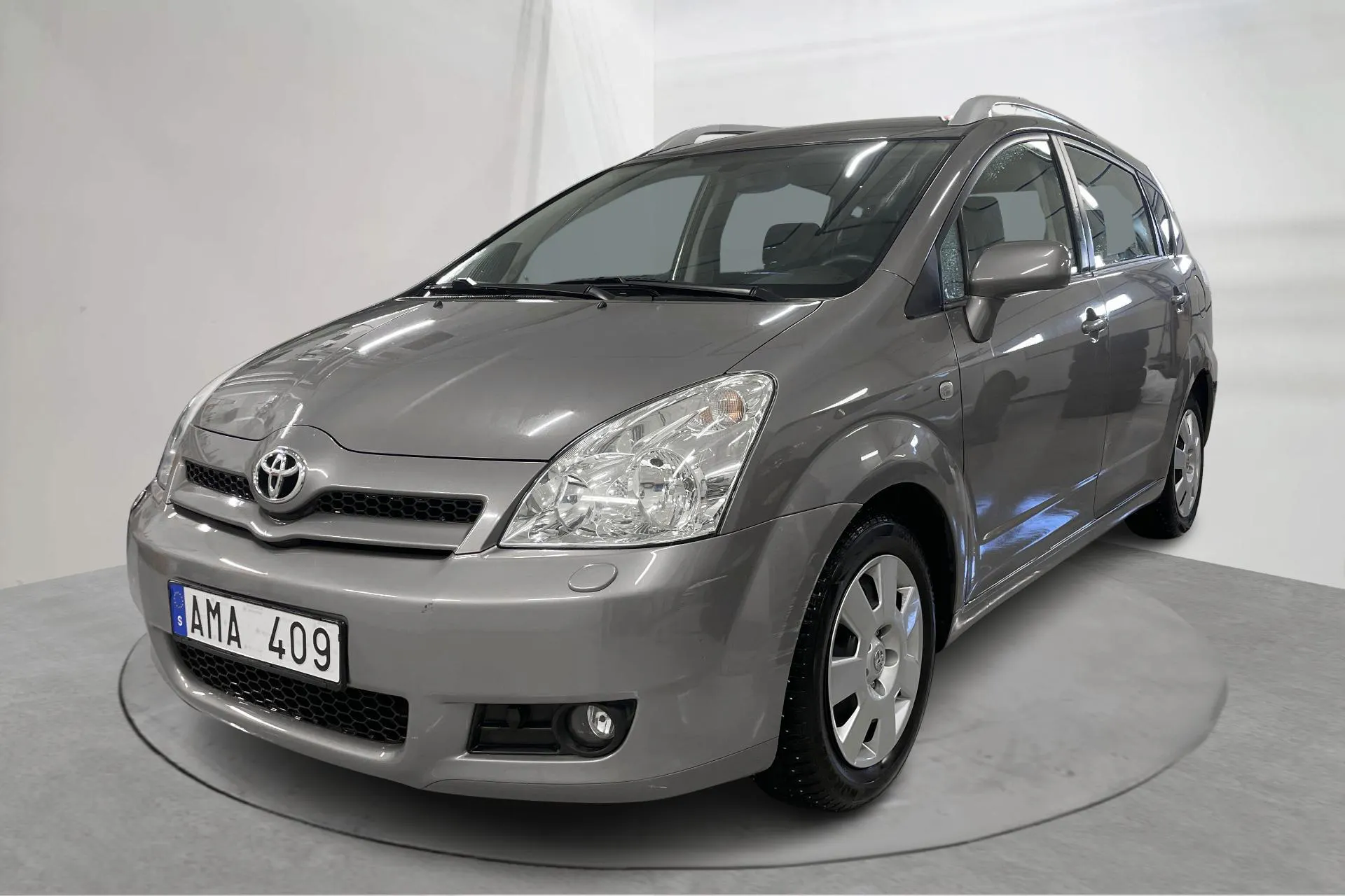 Presentation photo 1 of 15: Toyota Corolla Verso 1.8 (129hk) - 119 060 km - Automatic - Light Brown - 2006