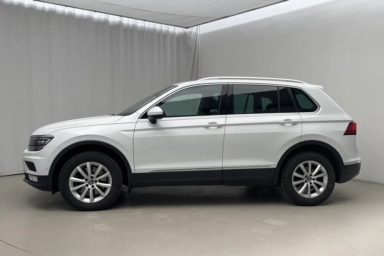 Presentationsfoto 2 av 23: VW Tiguan 2.0 TDI 4MOTION (190hk) - 14 019 mil - Automat - vit - 2017