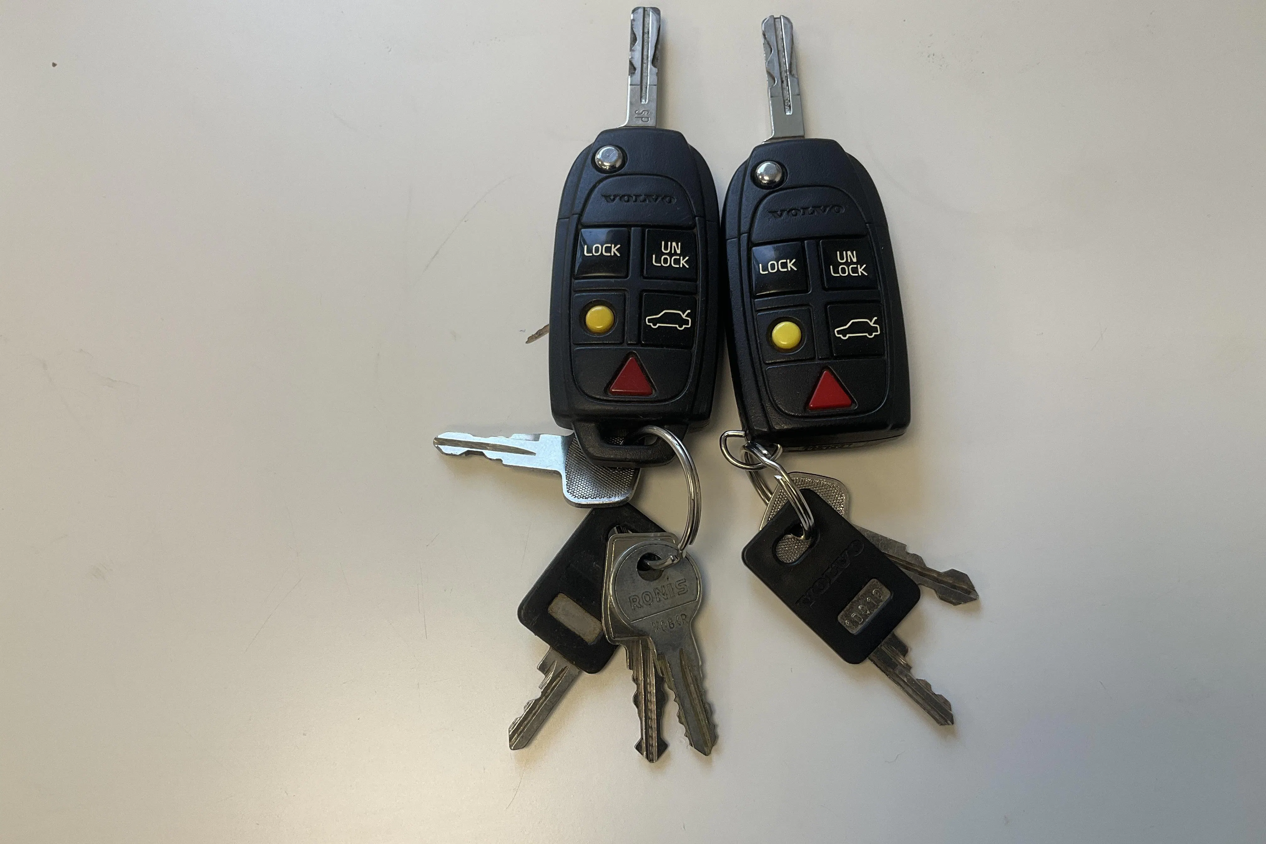 Presentationsfoto 16 av 16: Volvo V70 2.5T (210hk) - 19 358 mil - Automat - röd - 2004