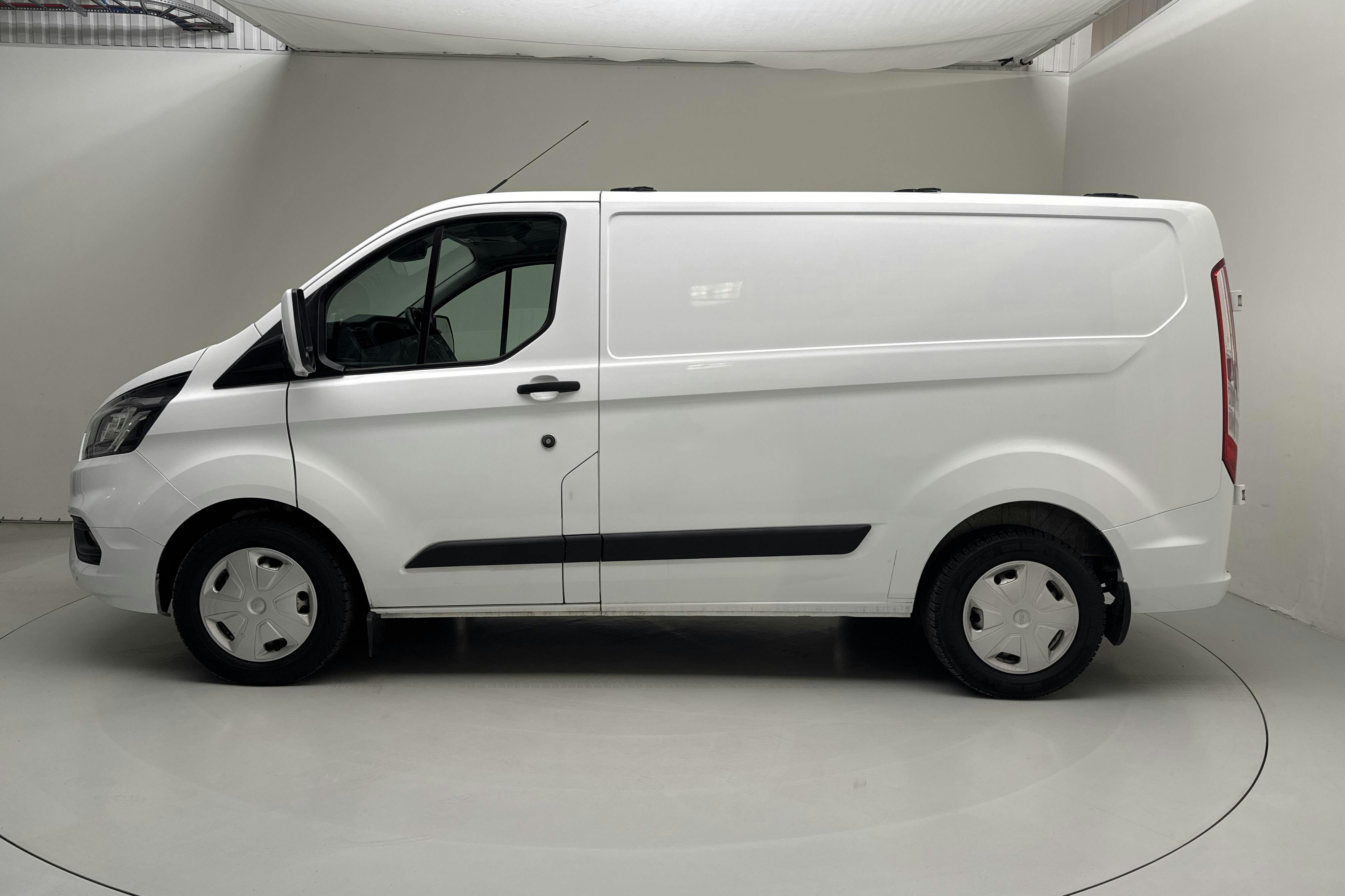 Presentation photo 2 of 16: Ford Transit Custom 280 2.0 TDCi 2WD Skåp (130hk) - 71 620 km - Automatic - white - 2022
