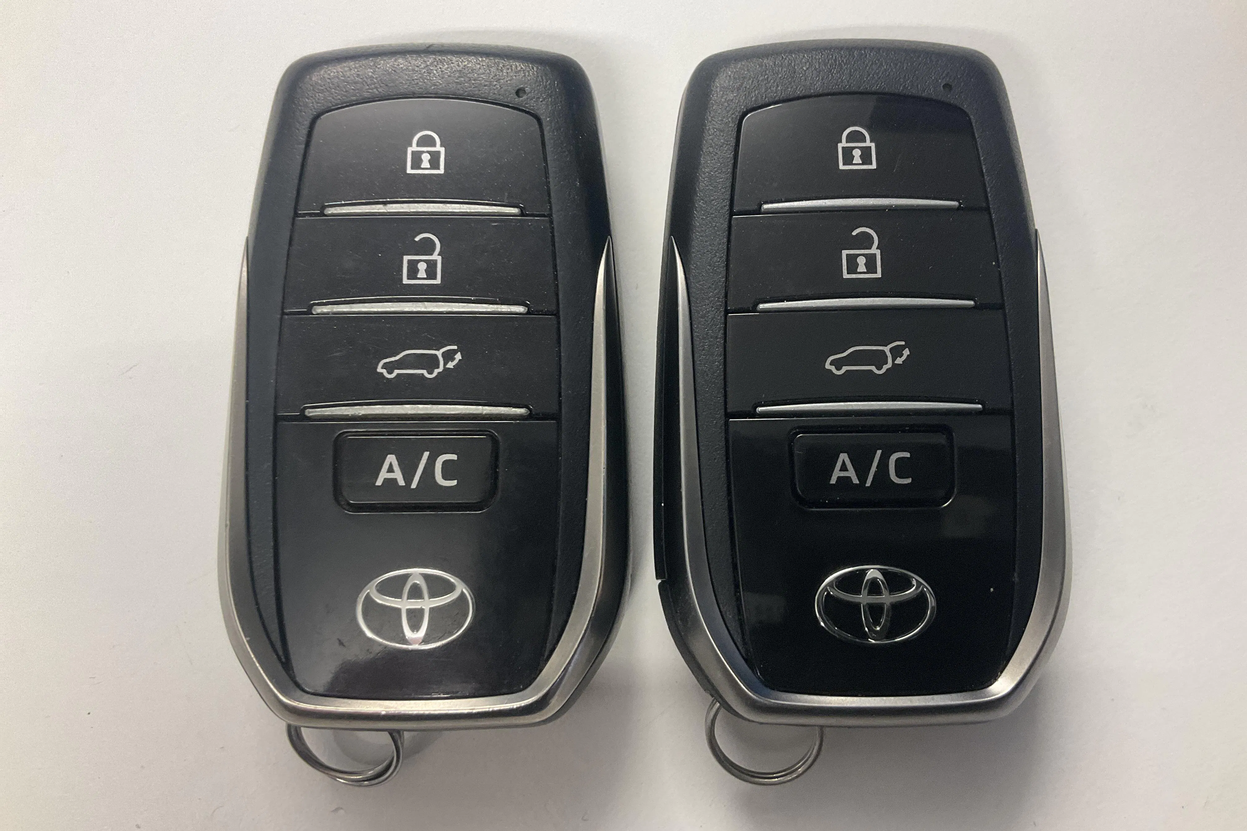 Presentationsfoto 22 av 22: Toyota RAV4 2.5 Plug-in Hybrid AWDi (306hk) - 15 158 mil - Automat - svart - 2023