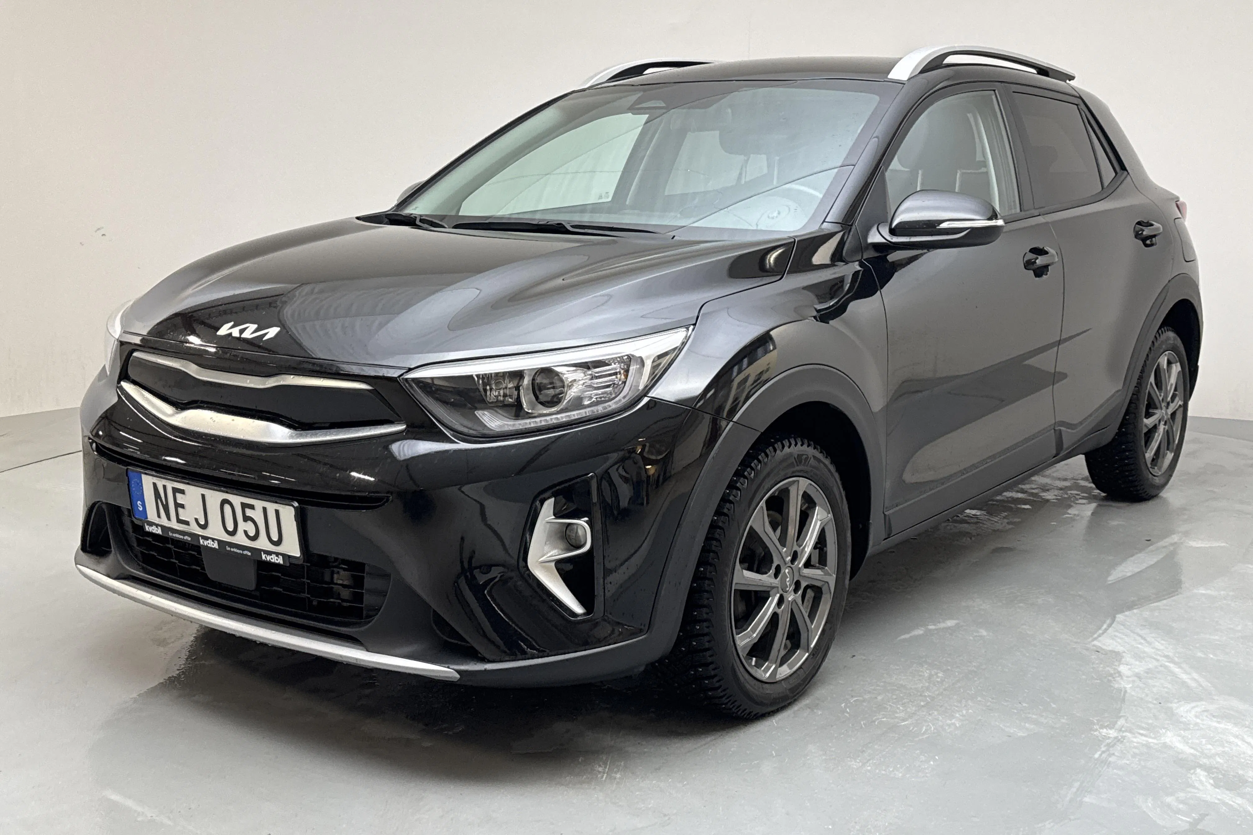 Presentation photo 1 of 12: KIA Stonic 1.0 T-GDi 48V (120hk) - 35 920 km - Automatic - black - 2024