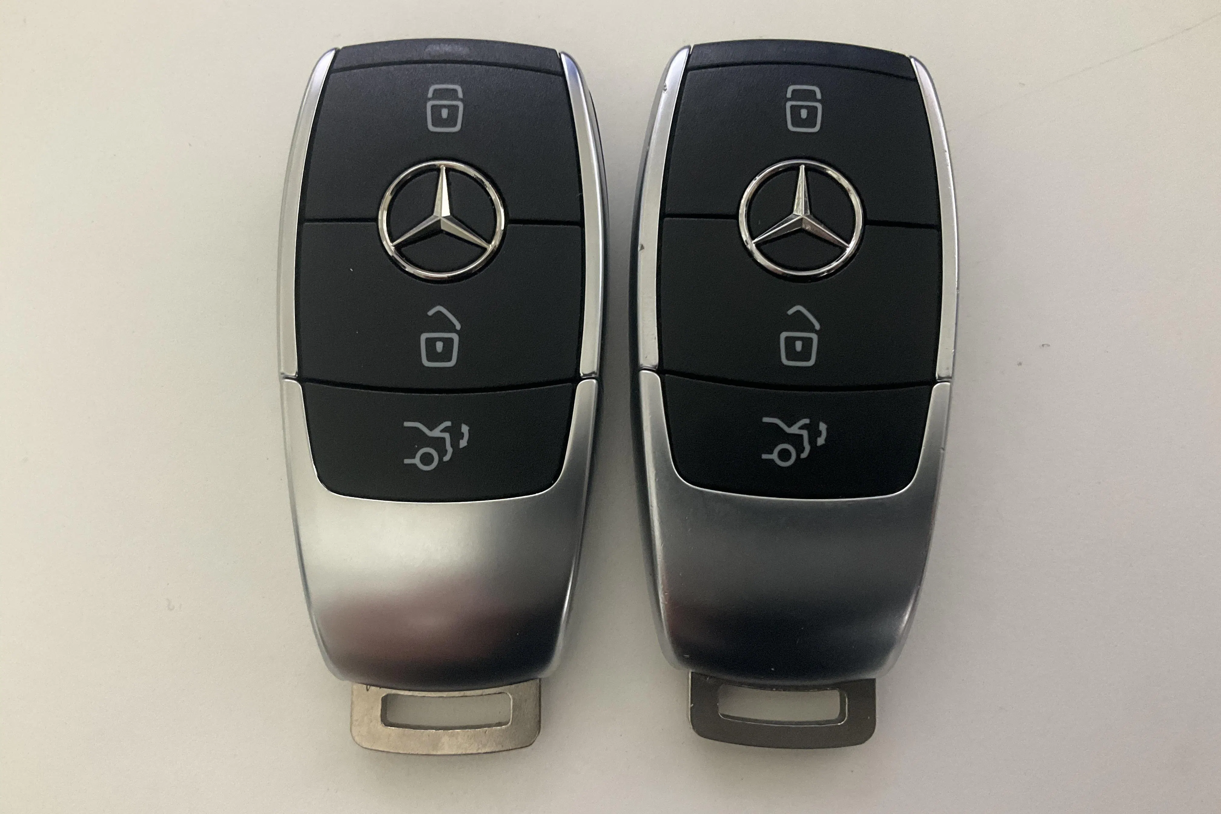 Presentation photo 16 of 16: Mercedes A 250 e Sedan V177 (218hk) - 37 130 km - Automatic - white - 2023