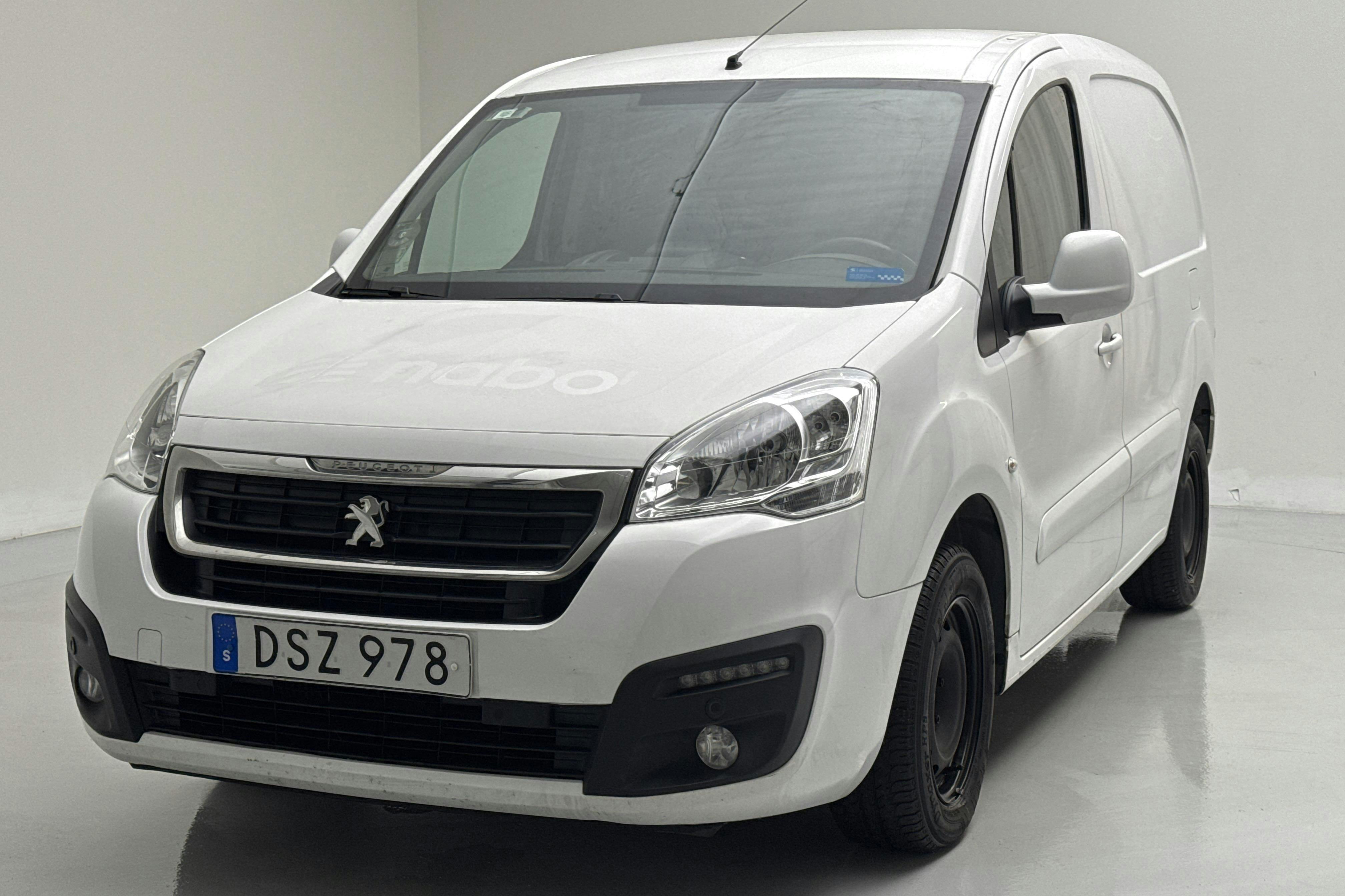 Præsentationsfoto 1 af 10: Peugeot Partner 1.6 BlueHDI Skåp (100hk) - 100 250 kilometer - Salgsautomat - Hvid - 2017