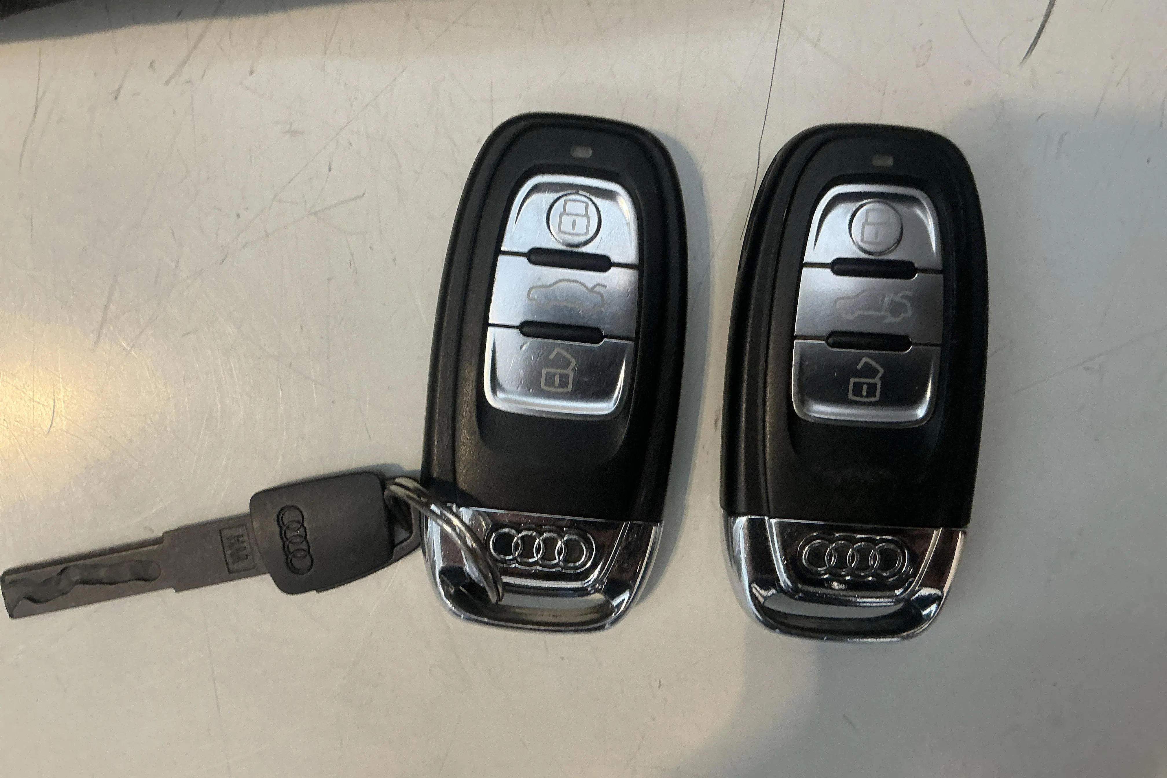 Presentation photo 12 of 12: Audi A4 1.8 TFSI Avant (170hk) - 151 090 km - Manual - gray - 2013