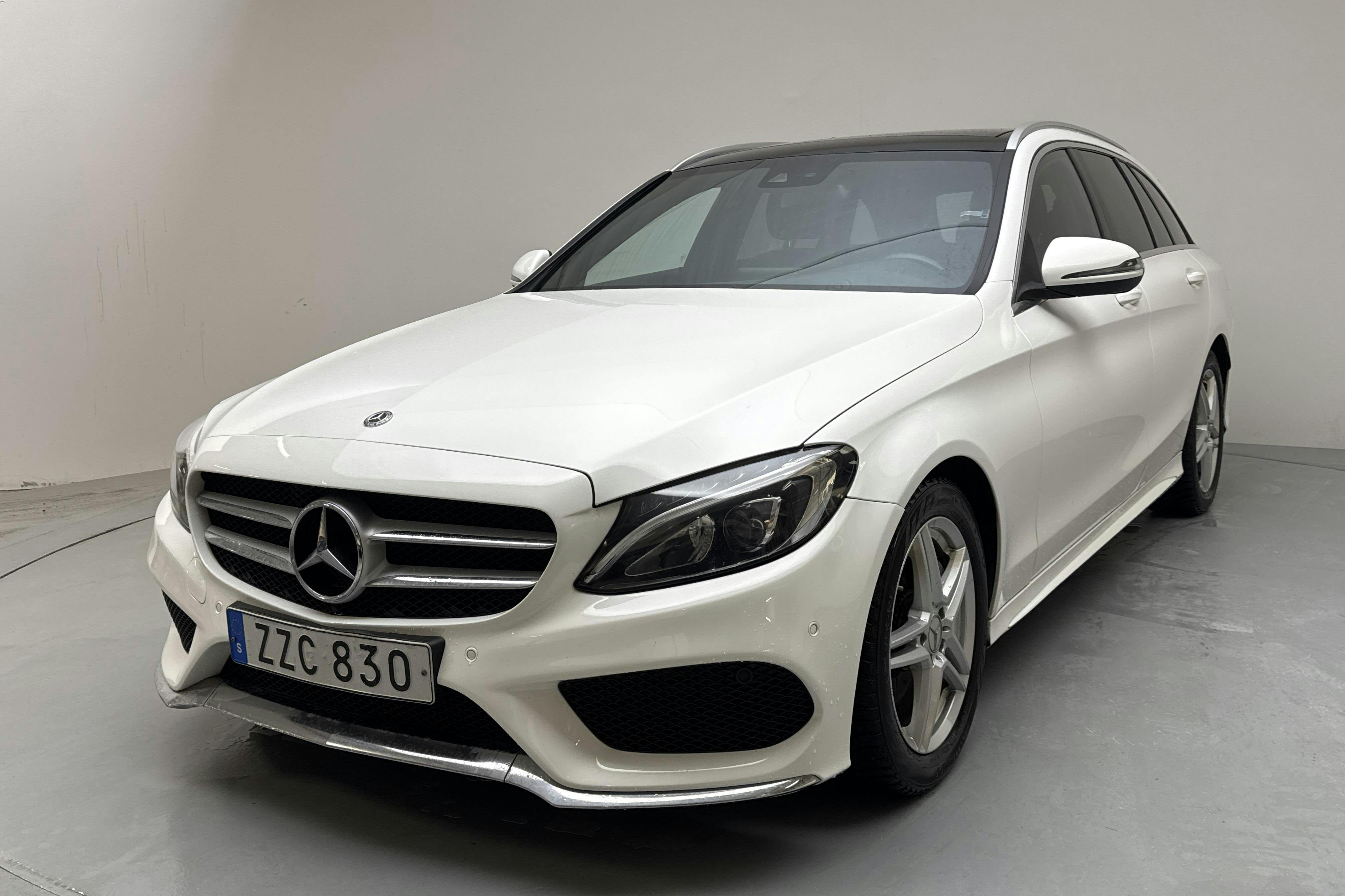 Presentation photo 1 of 16: Mercedes C 220 d Kombi S205 (170hk) - 83 050 km - Automatic - white - 2018