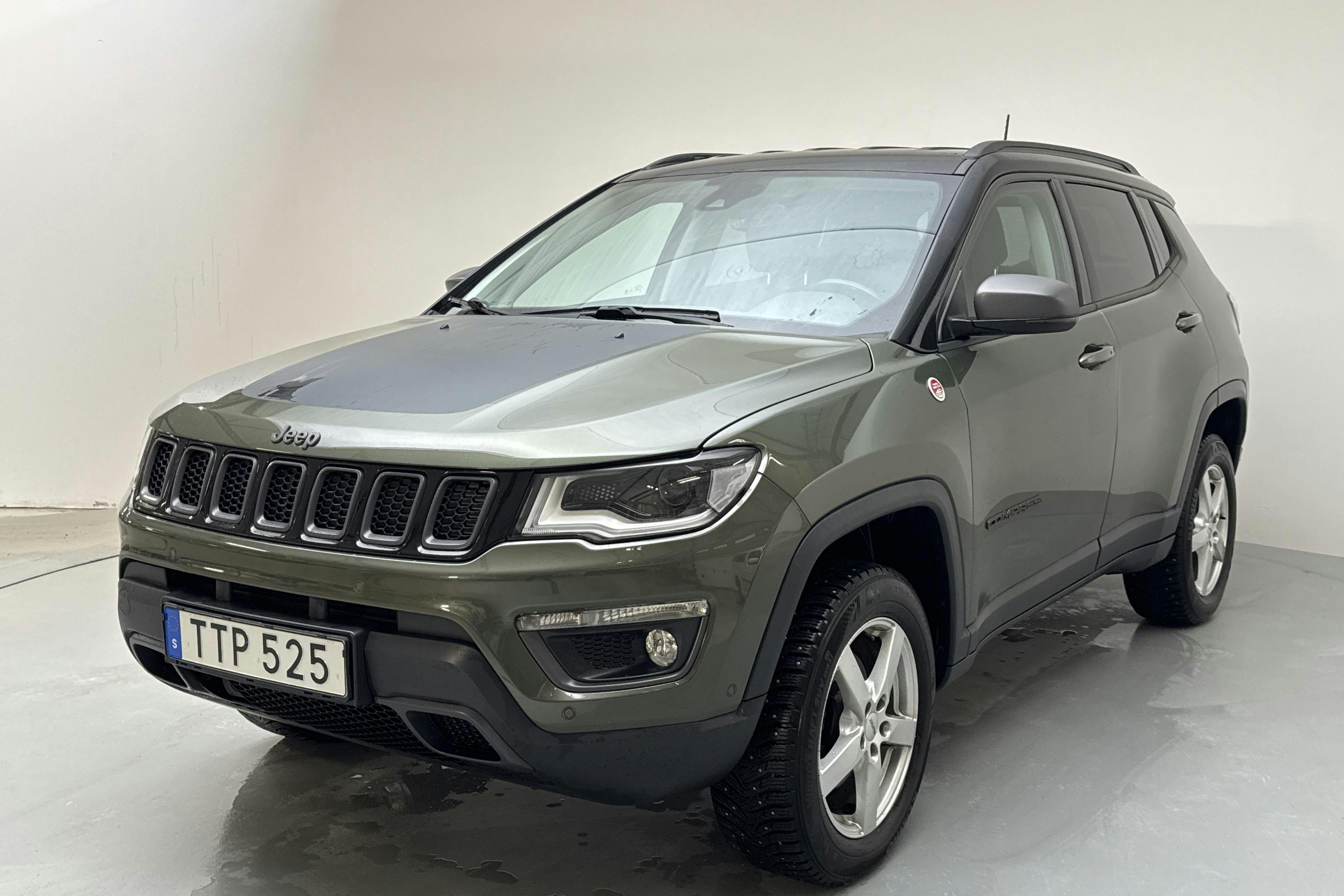 Presentation photo 1 of 13: Jeep Compass 2.0 Multijet 4WD (170hk) - 113 110 km - Automatic - green - 2019