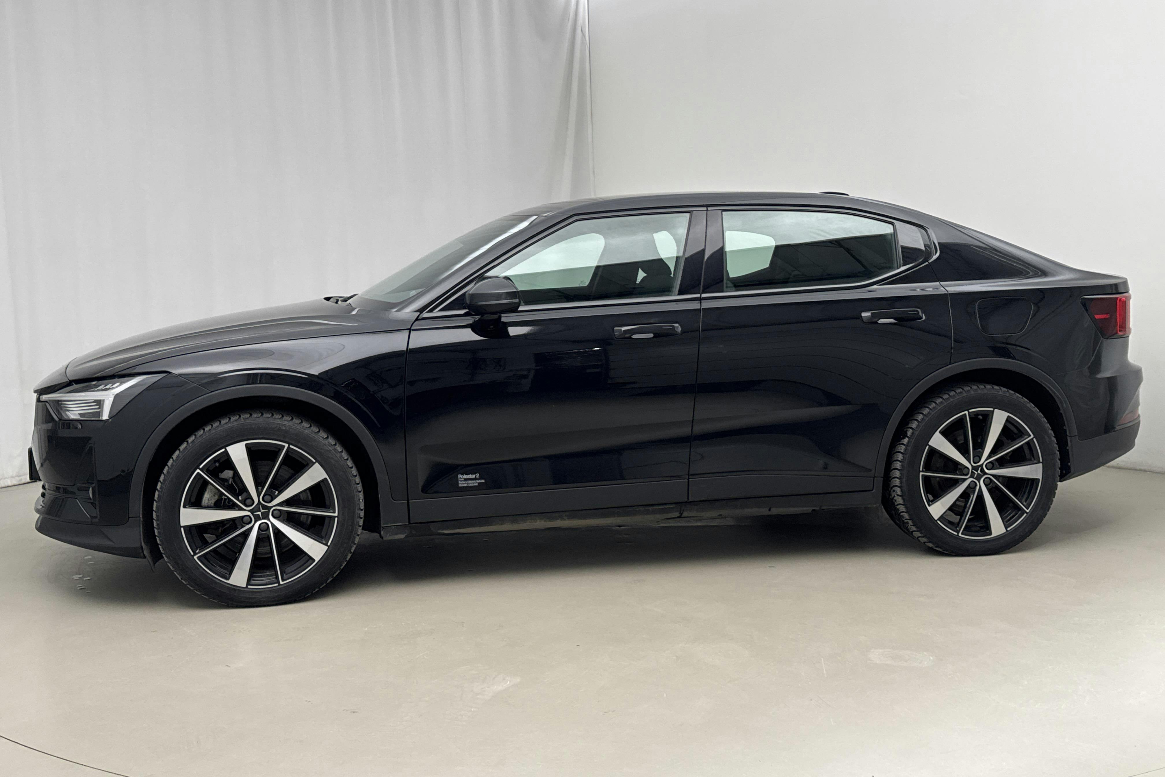 Presentationsfoto 2 av 27: Polestar 2 Long range Dual motor (408hk) - 11 625 mil - Automat - svart - 2022
