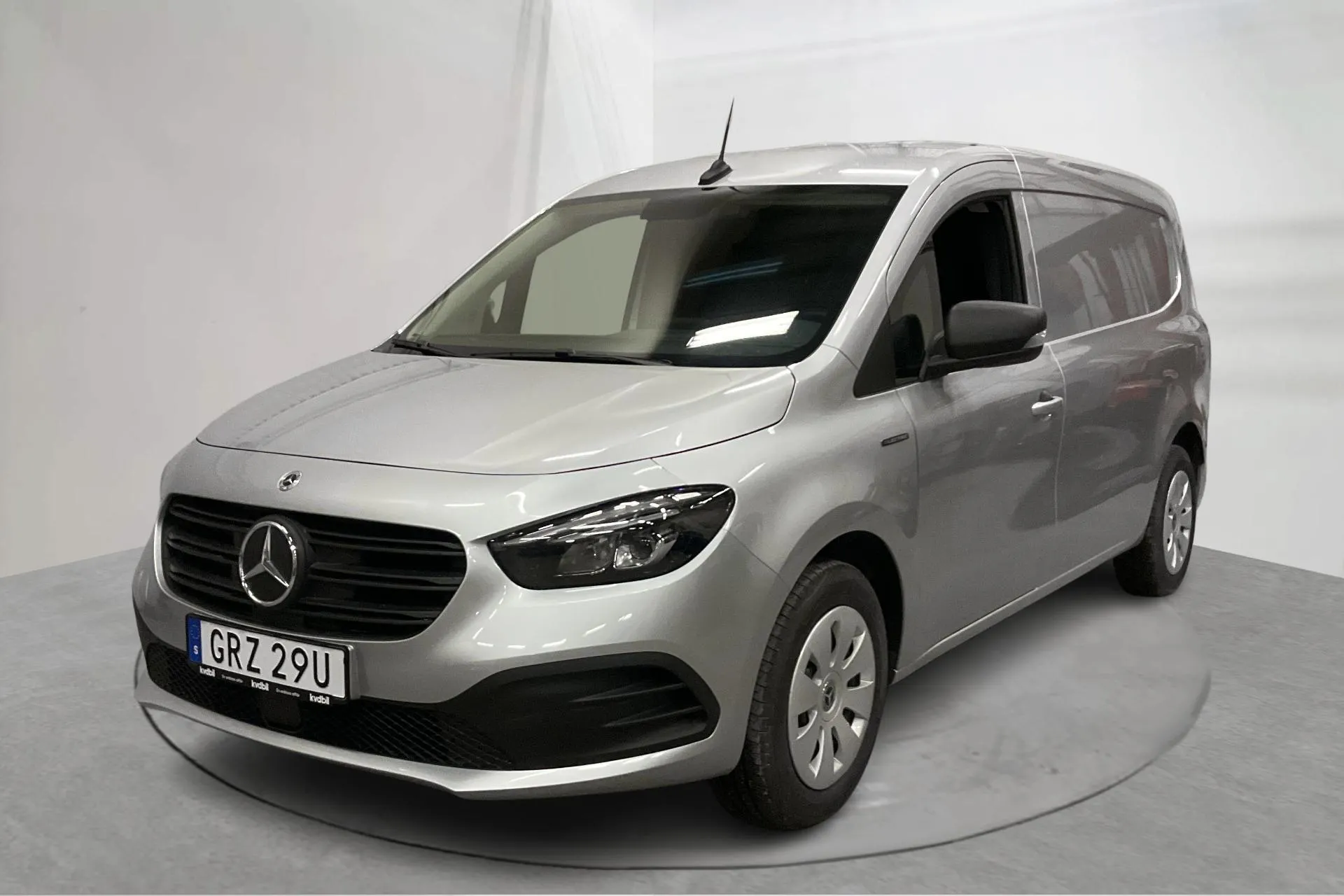 Presentation photo 1 of 18: Mercedes eCitan Skåp 45kWh (122hk) - 1 780 km - Automatic - silver - 2023