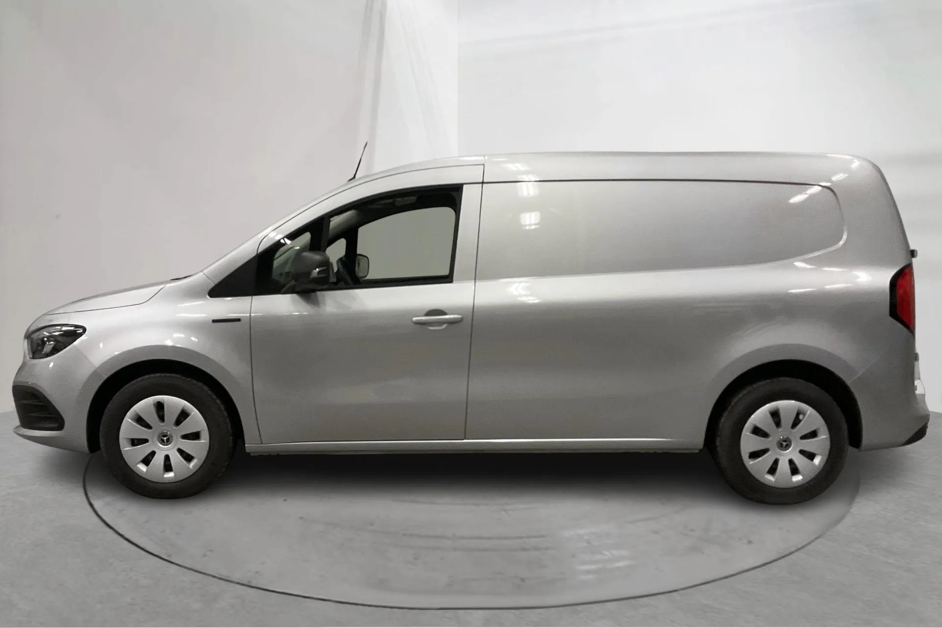 Presentation photo 2 of 18: Mercedes eCitan Skåp 45kWh (122hk) - 1 780 km - Automatic - silver - 2023