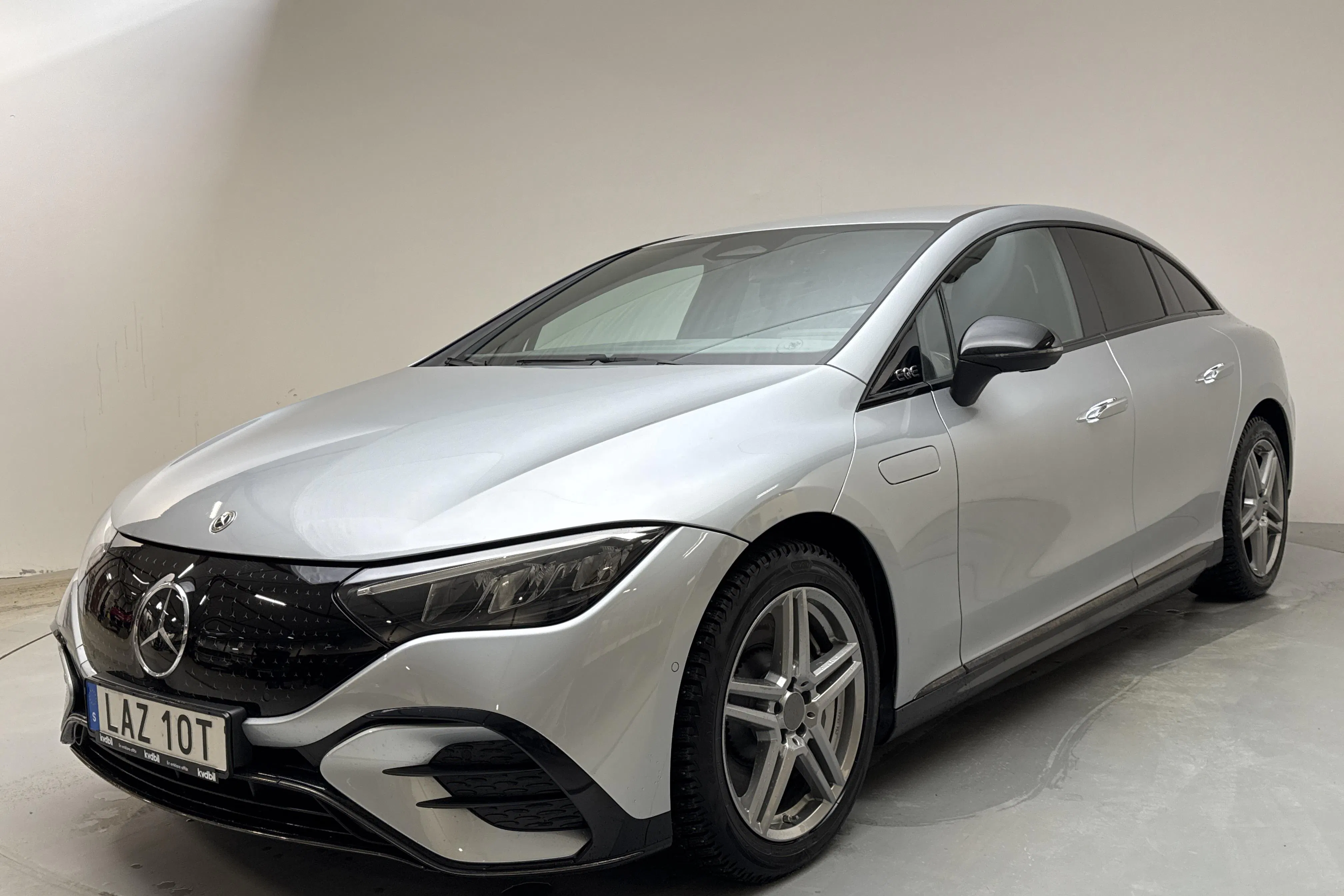 Presentationsfoto 1 av 15: Mercedes EQE 350+ V295 (292hk) - 3 385 mil - Automat - silver - 2025