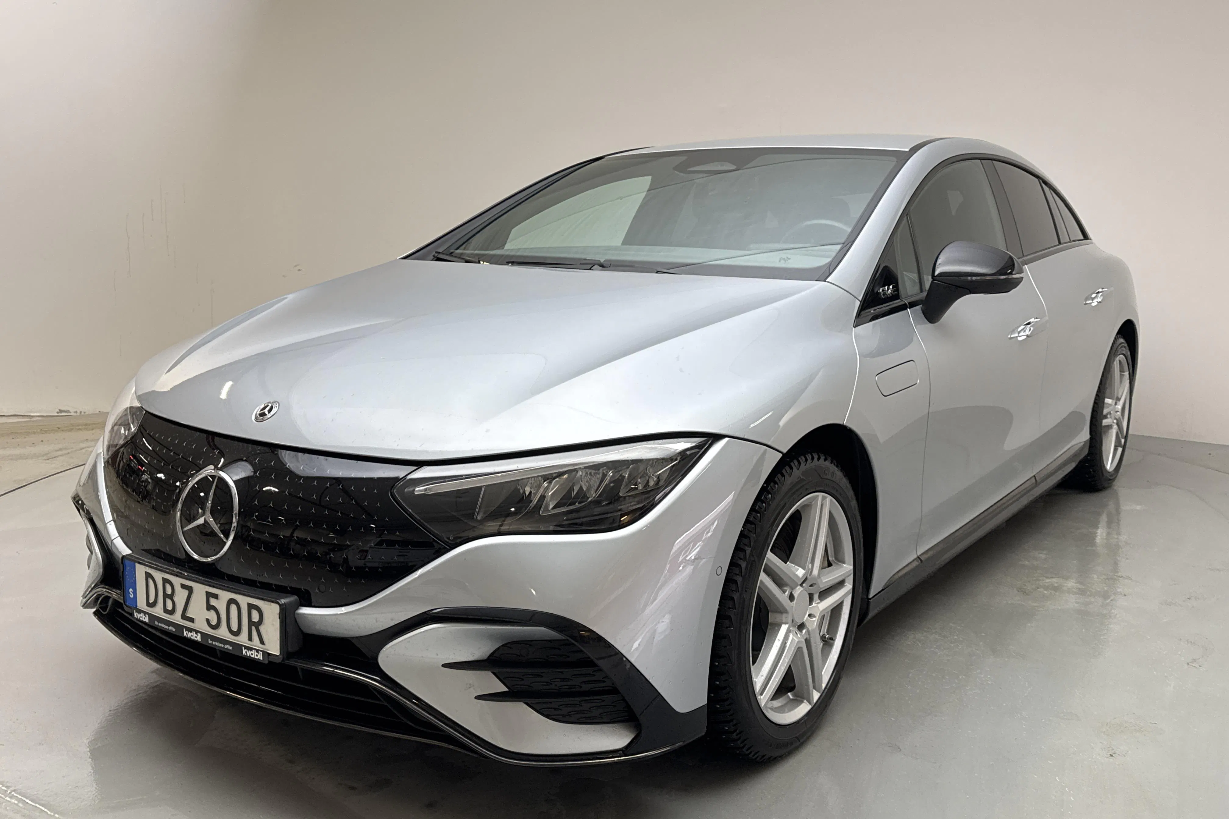 Presentation photo 1 of 16: Mercedes EQE 350+ V295 (292hk) - 32 680 km - Automatic - silver - 2025