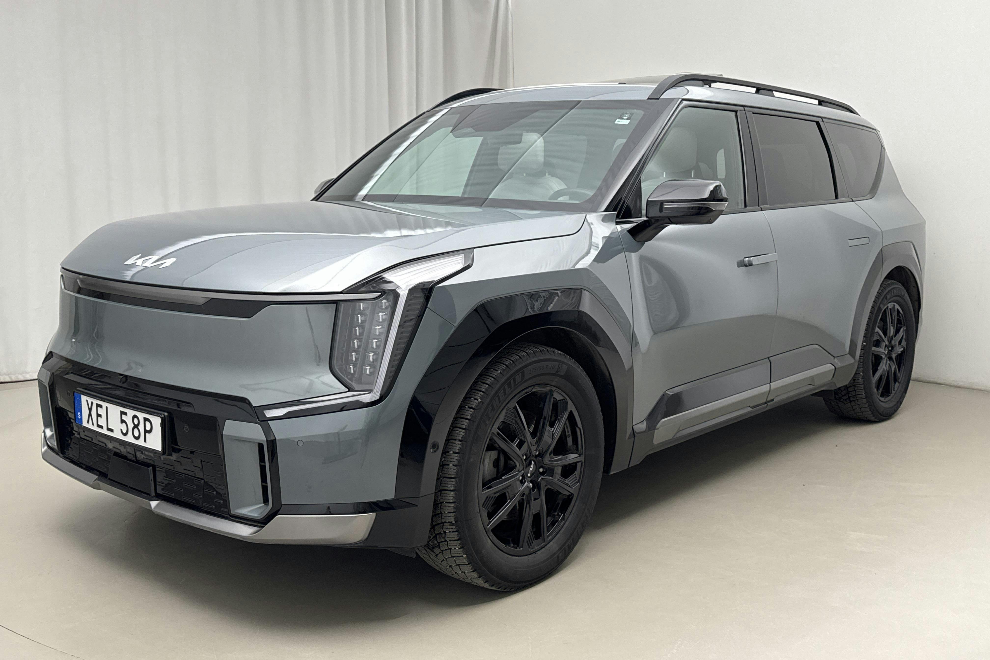 Presentation photo 1 of 22: KIA EV9 AWD (384hk) - 39 300 km - Automatic - green - 2024