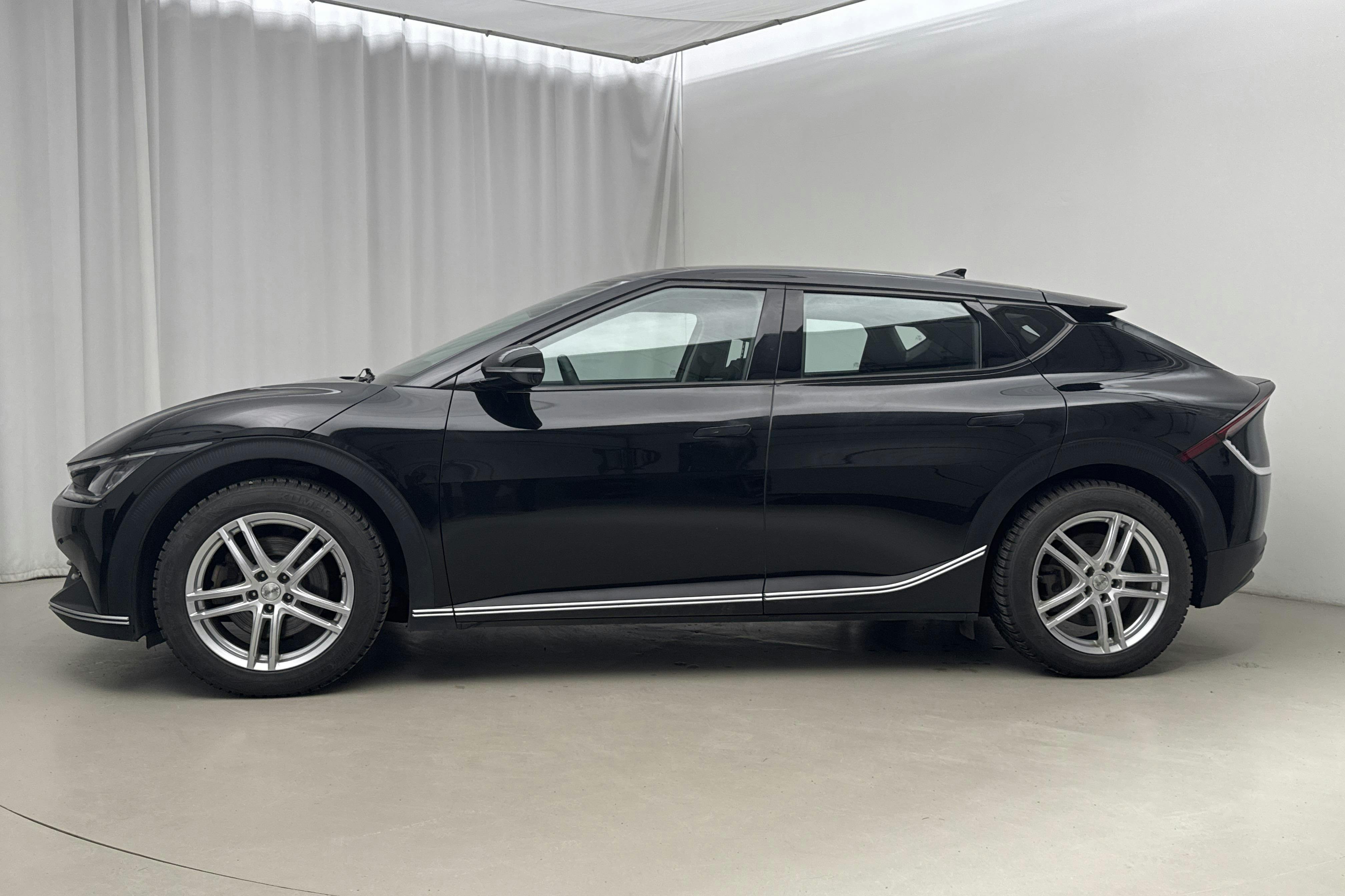 Esitlusfoto 2 aadressil 23: KIA EV6 RWD (228hk) - 63 350 km - Automaatne - must - 2023