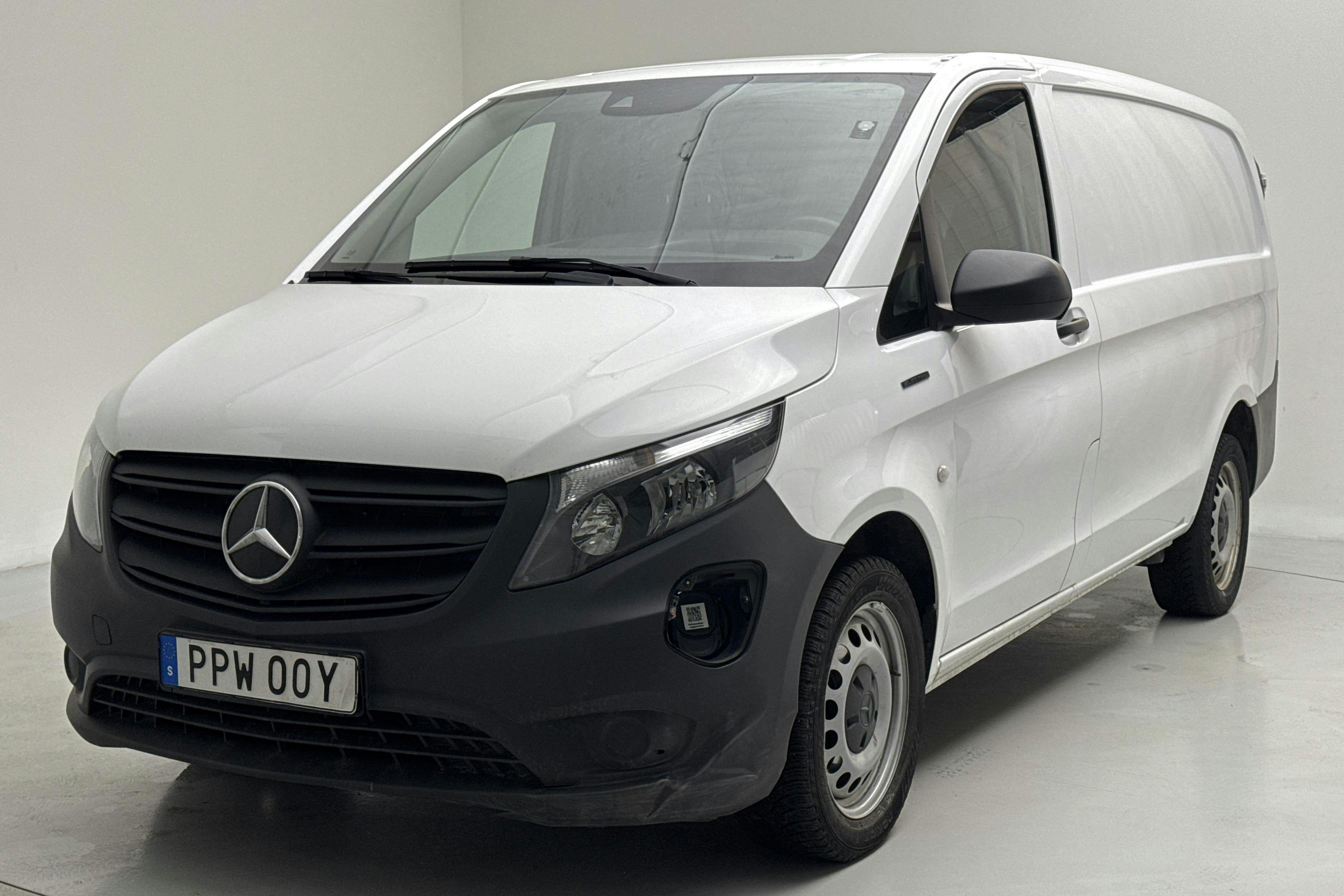 Presentation photo 1 of 14: Mercedes eVito Skåp 60kWh W640 (116hk) - 52 120 km - Automatic - white - 2023