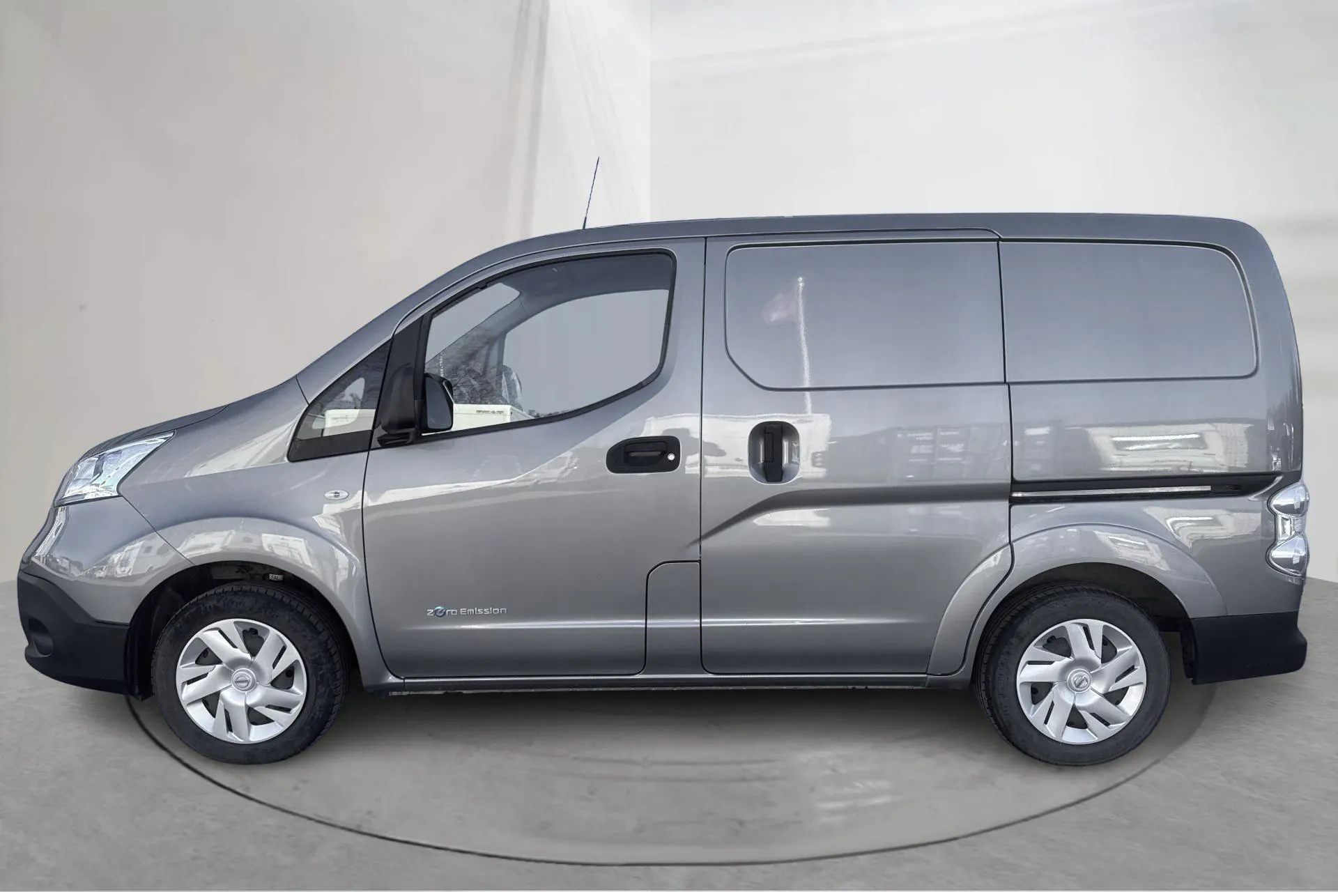 Presentationsfoto 2 av 15: Nissan e-NV200 40kWh (109hk) - 2 477 mil - Automat - grå - 2020