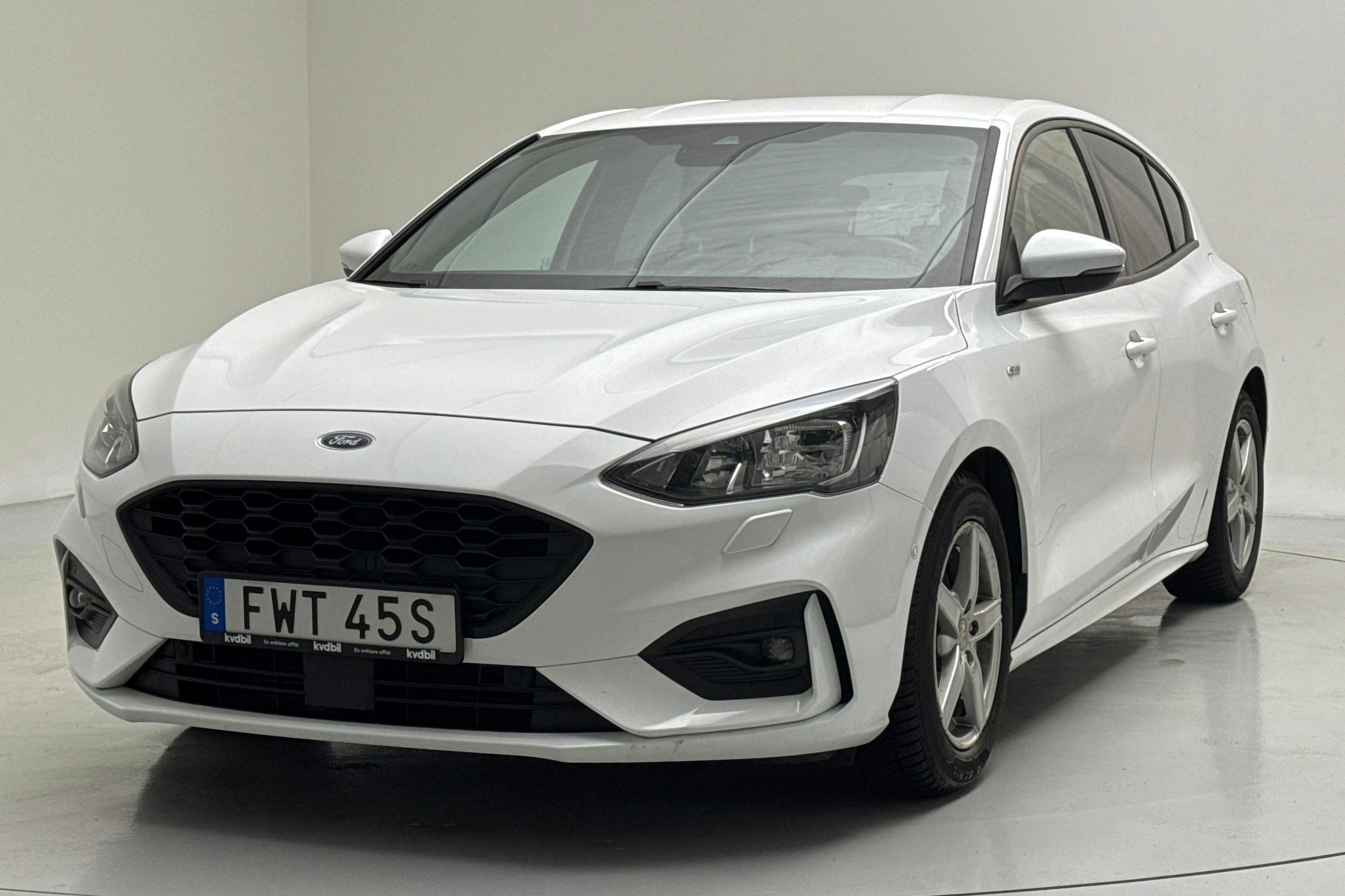 Presentationsfoto 1 av 14: Ford Focus 1.0T EcoBoost 5dr (125hk) - 12 304 mil - Automat - vit - 2020
