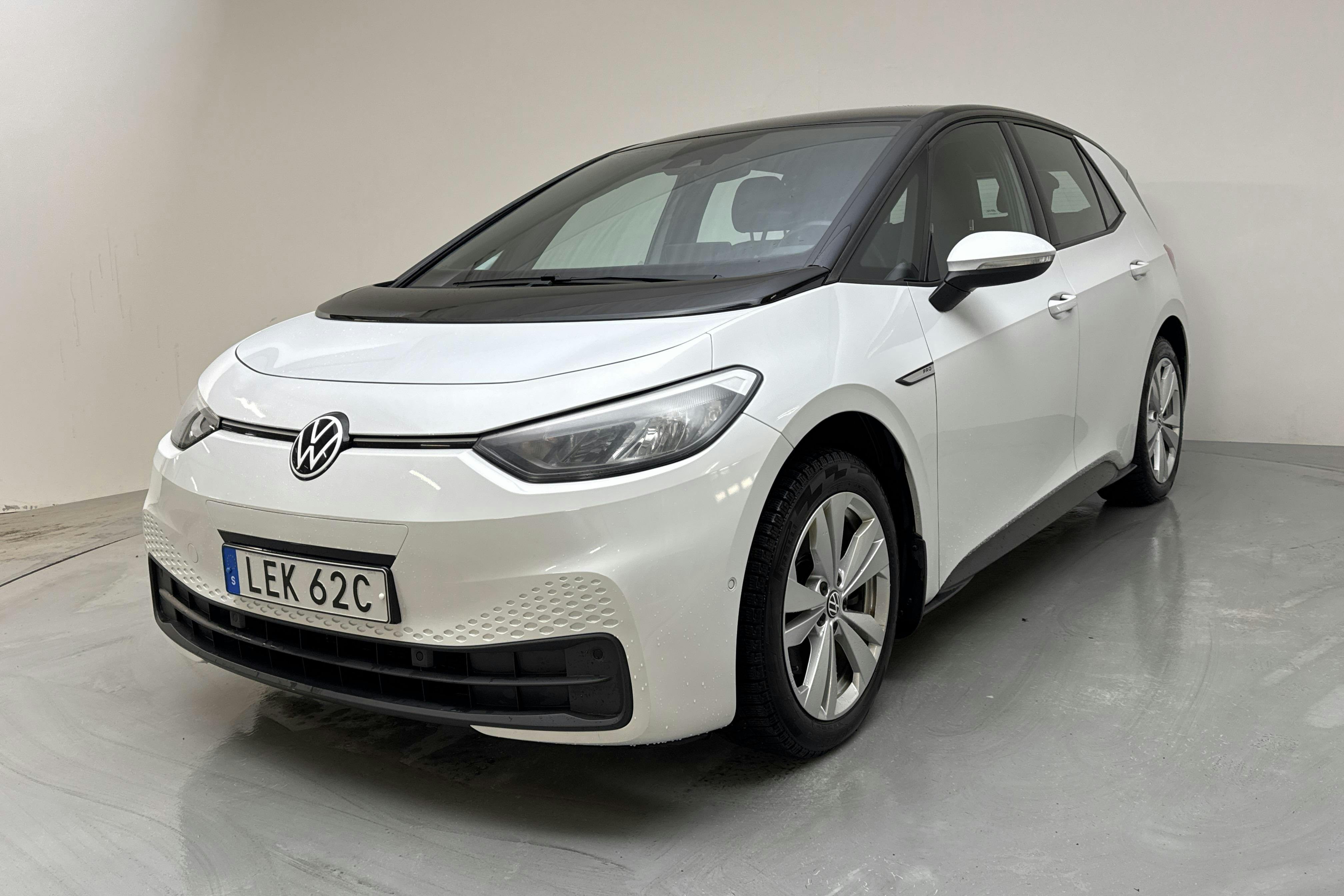 Presentationsfoto 1 av 17: VW ID.3 58kWh (204hk) - 7 950 mil - Automat - vit - 2022