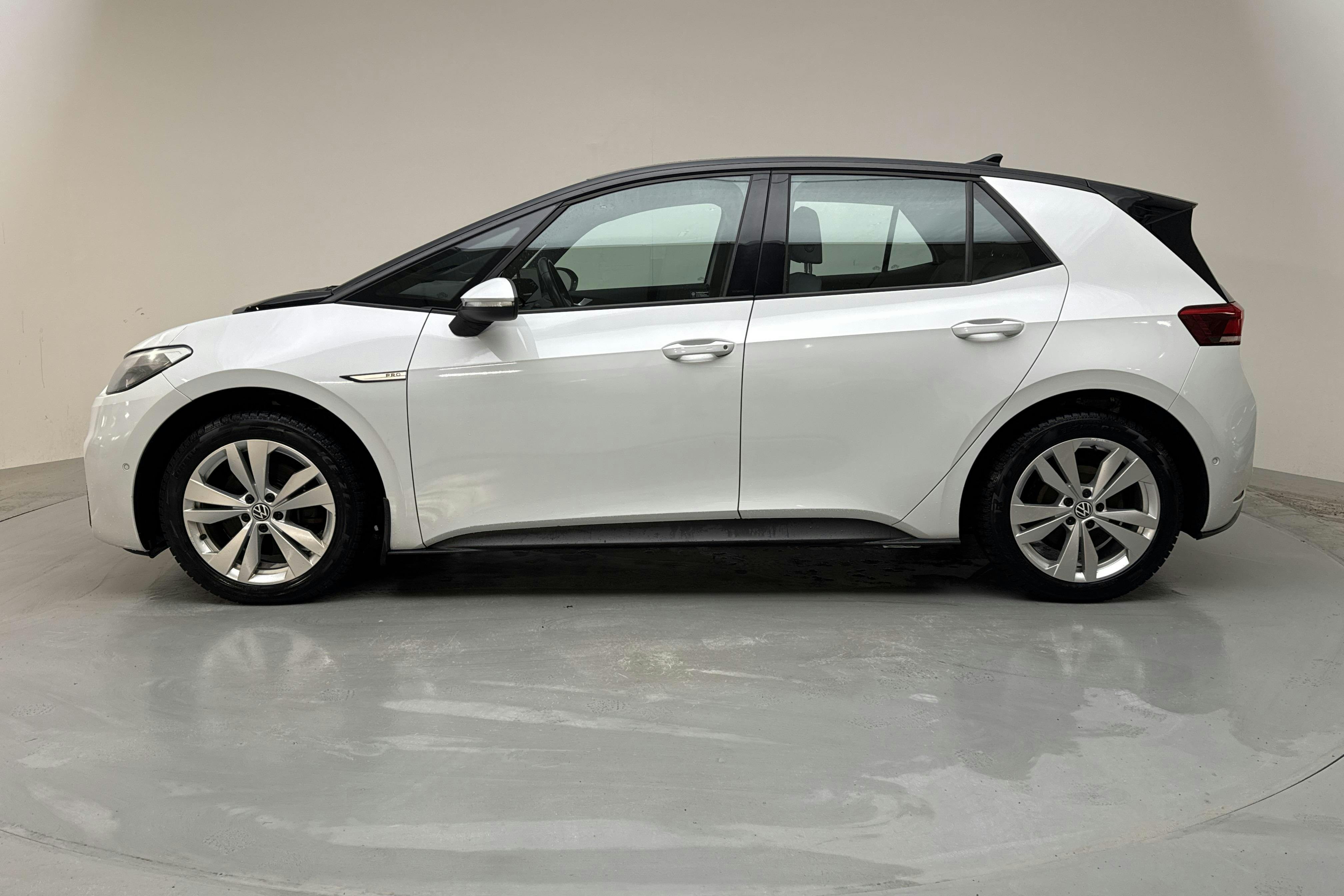 Presentationsfoto 2 av 17: VW ID.3 58kWh (204hk) - 7 950 mil - Automat - vit - 2022