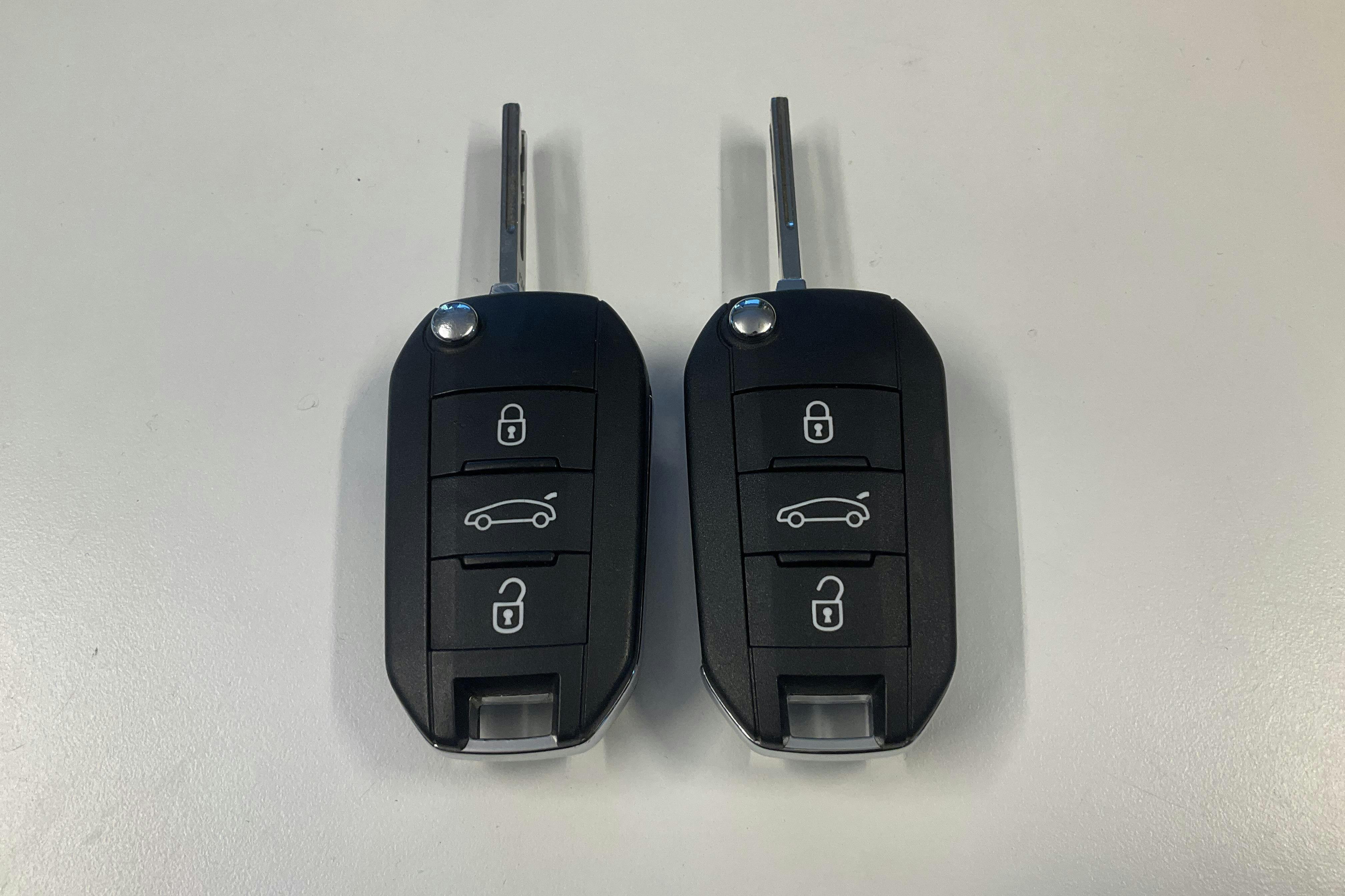 Presentation photo 18 of 18: Opel Mokka P130 (130hk) - 43 930 km - Automatic - gray - 2022