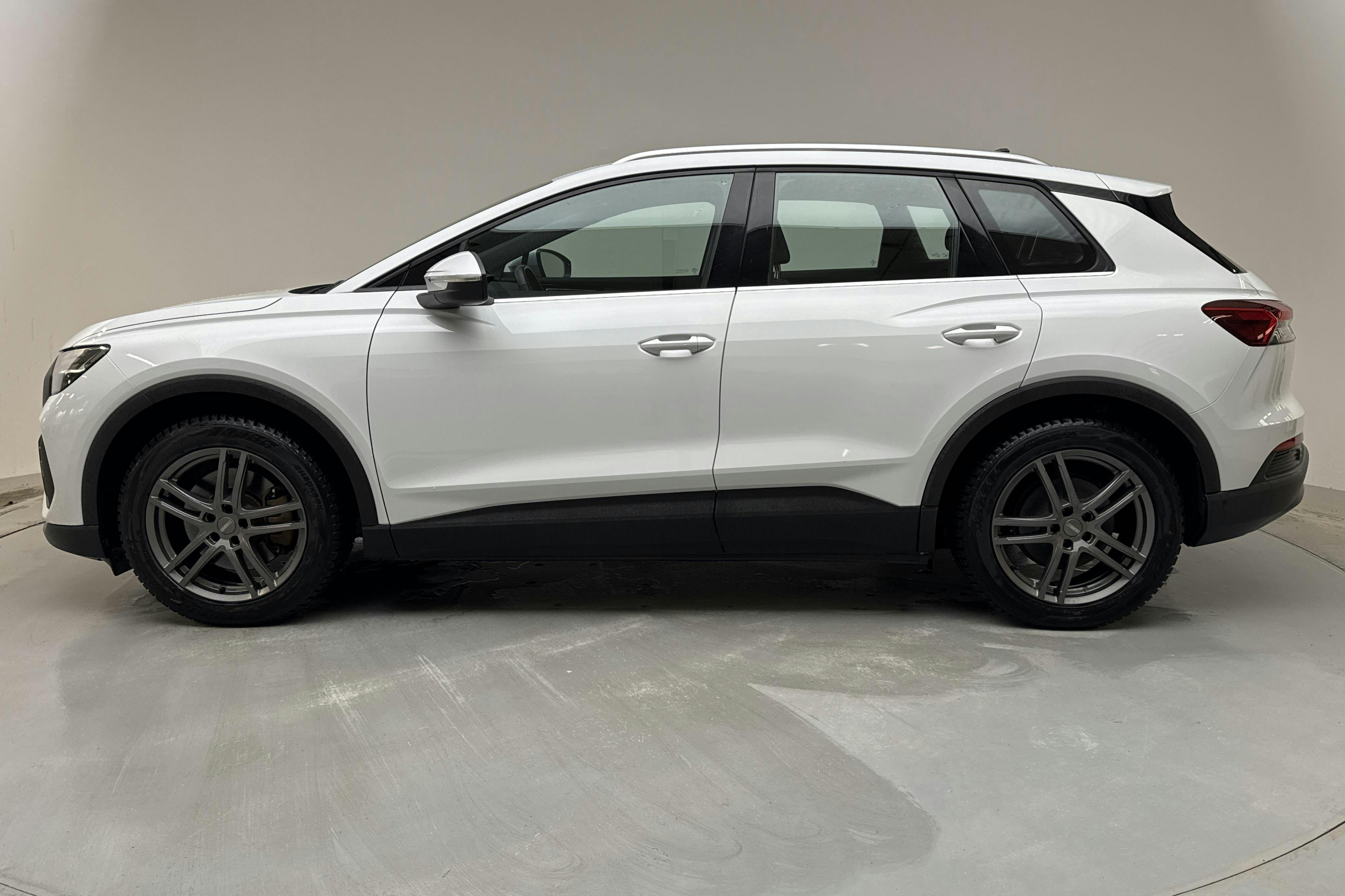 Presentation photo 2 of 15: Audi Q4 40 e-tron 77kWh (204hk) - 65 060 km - Automatic - white - 2023