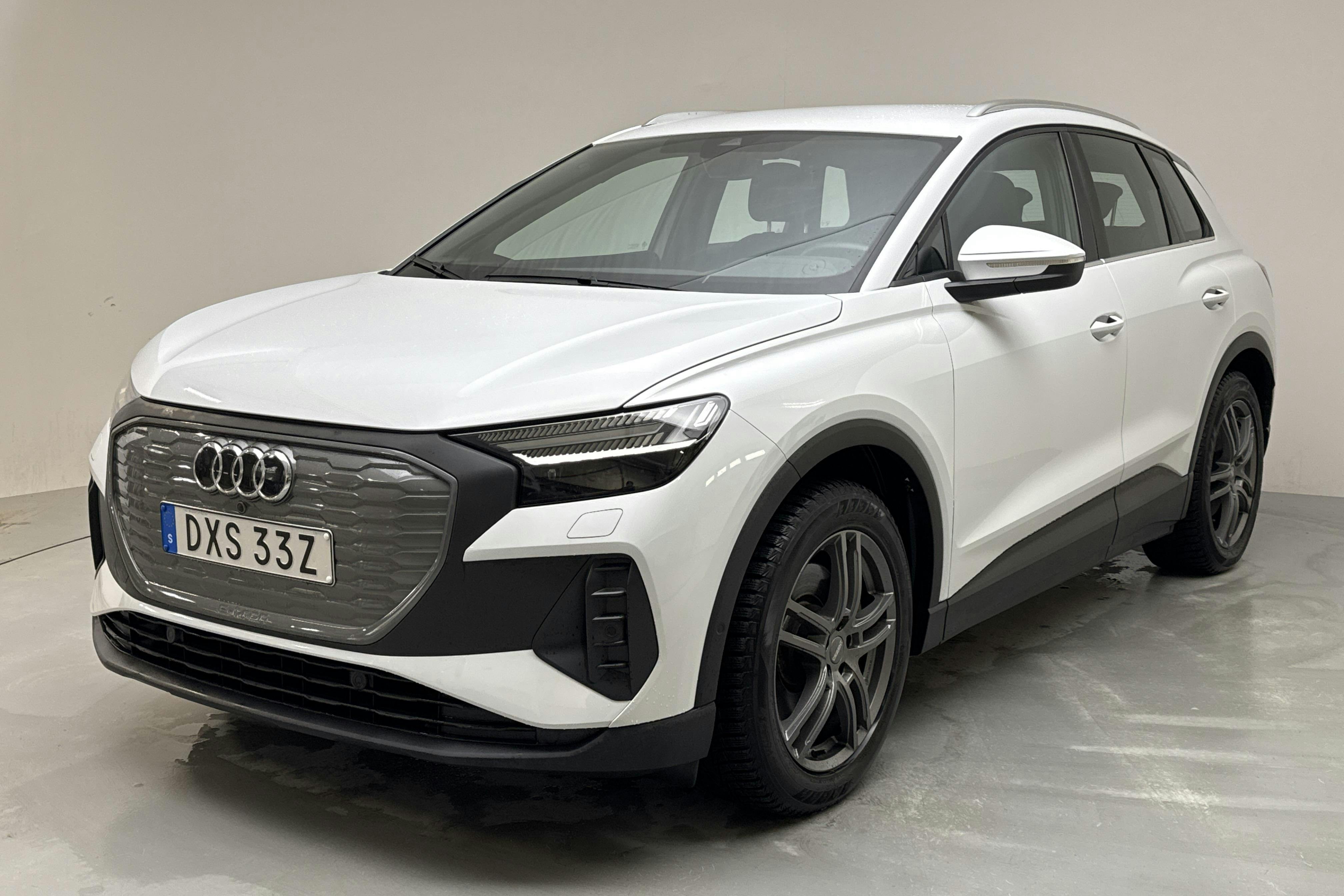 Presentation photo 1 of 15: Audi Q4 40 e-tron 77kWh (204hk) - 65 060 km - Automatic - white - 2023