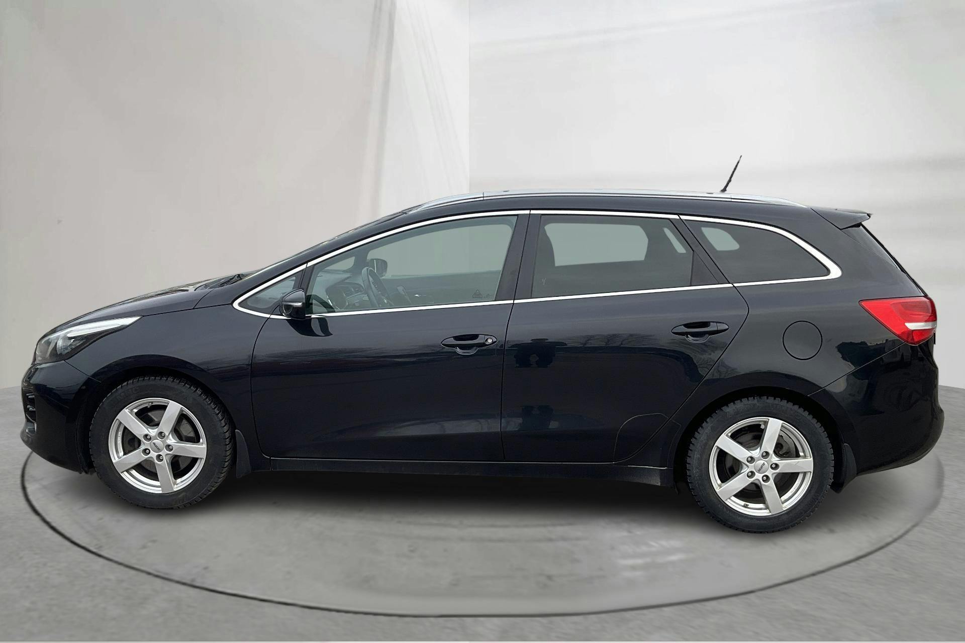 Presentation photo 2 of 14: KIA Cee'd 1.6 CRDi SW (136hk) - 176 170 km - Manual - black - 2016